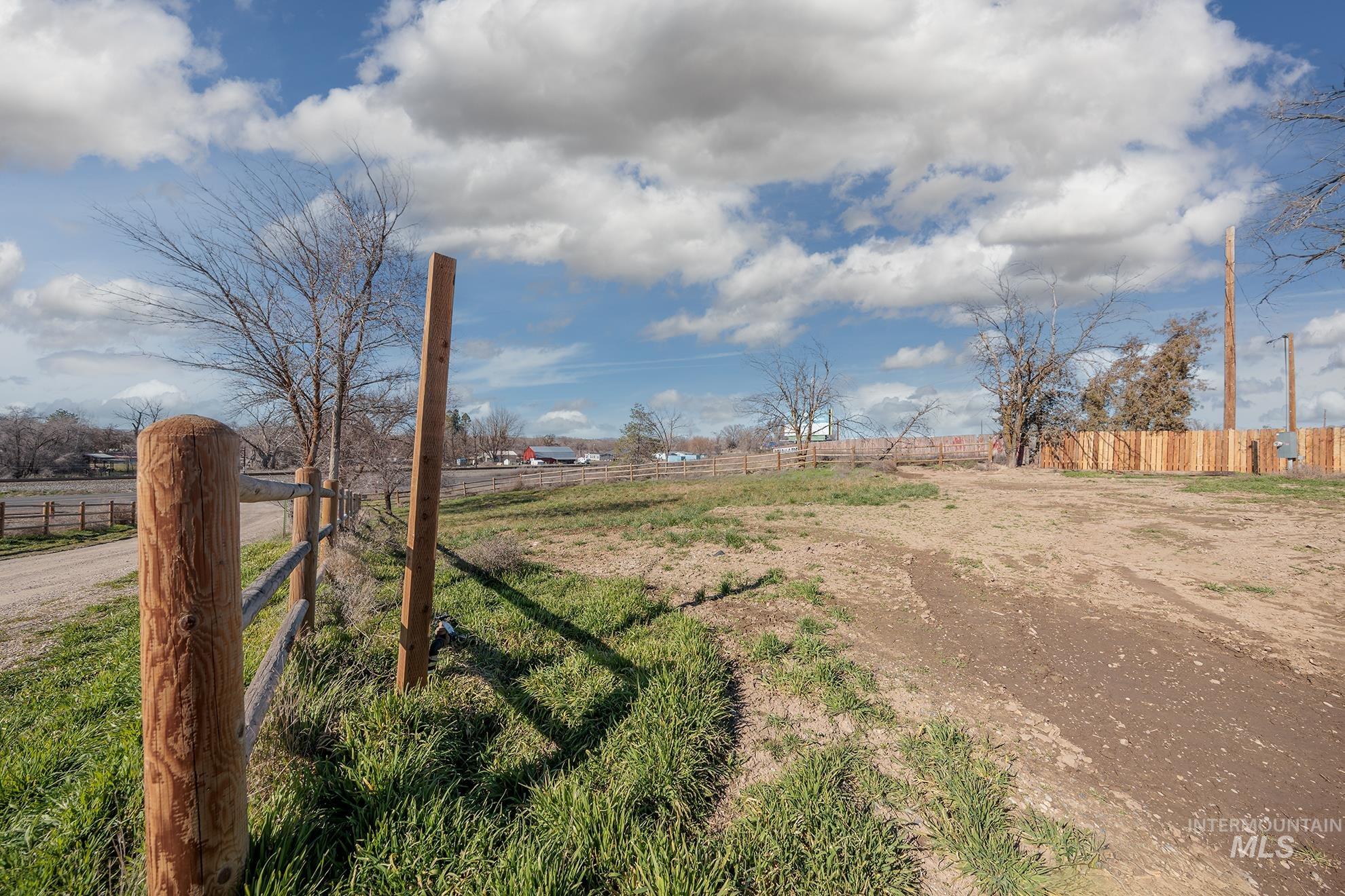 10680 Highway 95, Payette, Idaho 83661, 3 Bedrooms, 2 Bathrooms, Residential For Sale, Price $539,500, 98976656