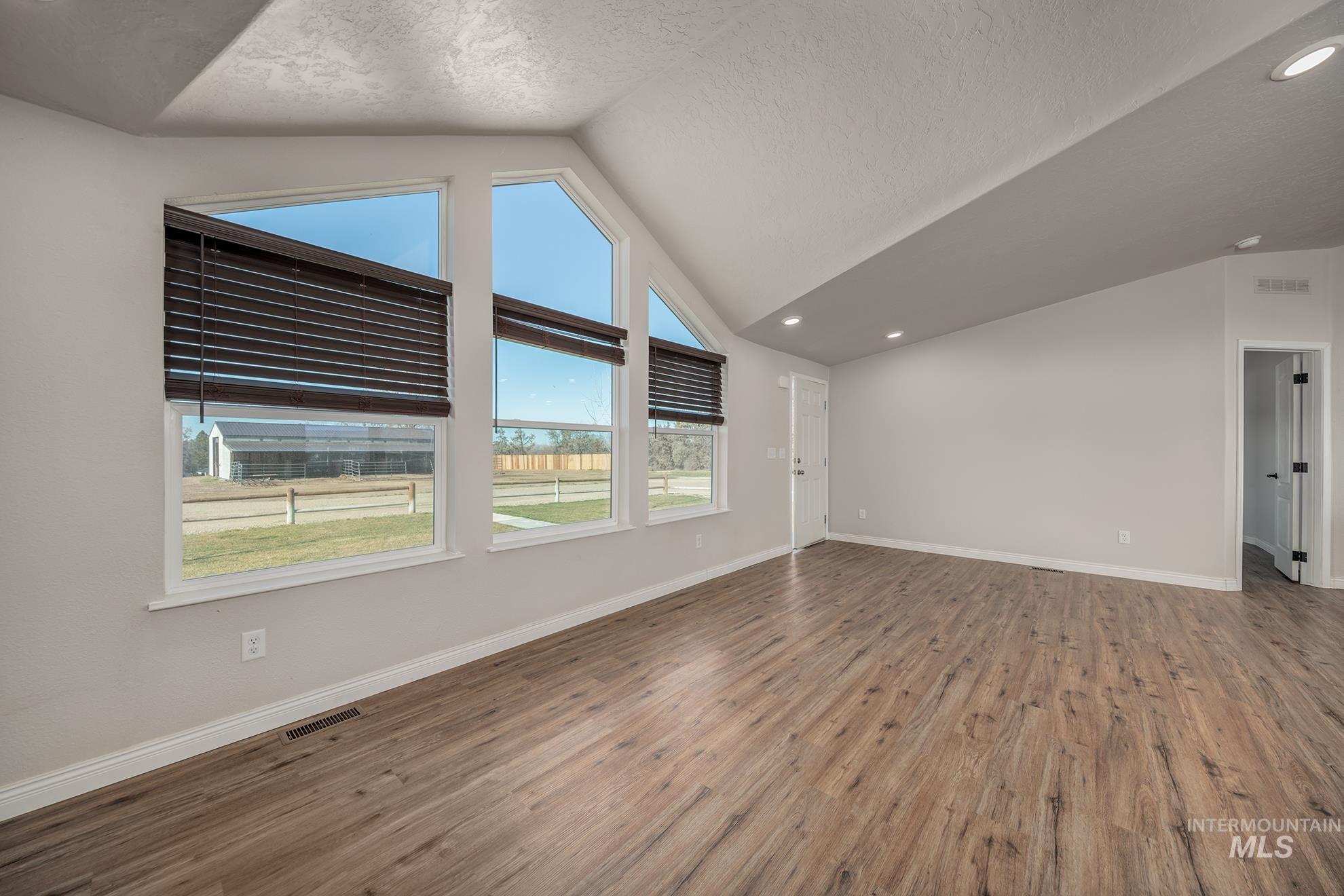 10680 Highway 95, Payette, Idaho 83661, 3 Bedrooms, 2 Bathrooms, Residential For Sale, Price $539,500, 98976656