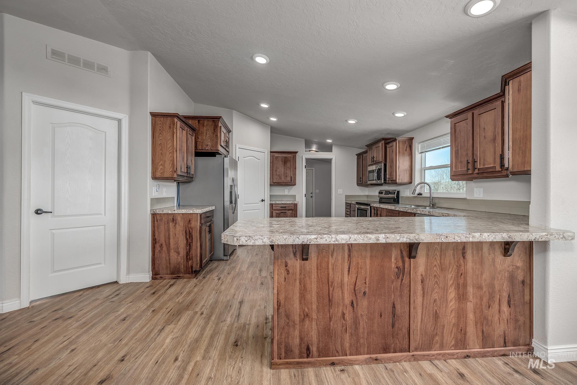 10680 Highway 95, Payette, Idaho 83661, 3 Bedrooms, 2 Bathrooms, Residential For Sale, Price $539,500, 98976656