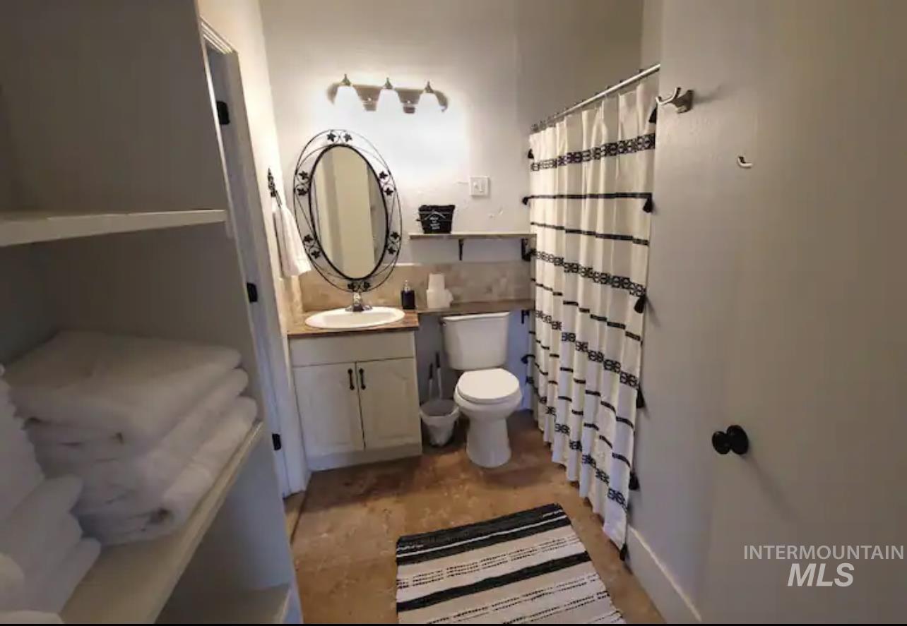 1805 S 3rd Street, Nampa, Idaho 83651, 2 Bedrooms, 1 Bathroom, Residential For Sale, Price $299,000,MLS 98976657