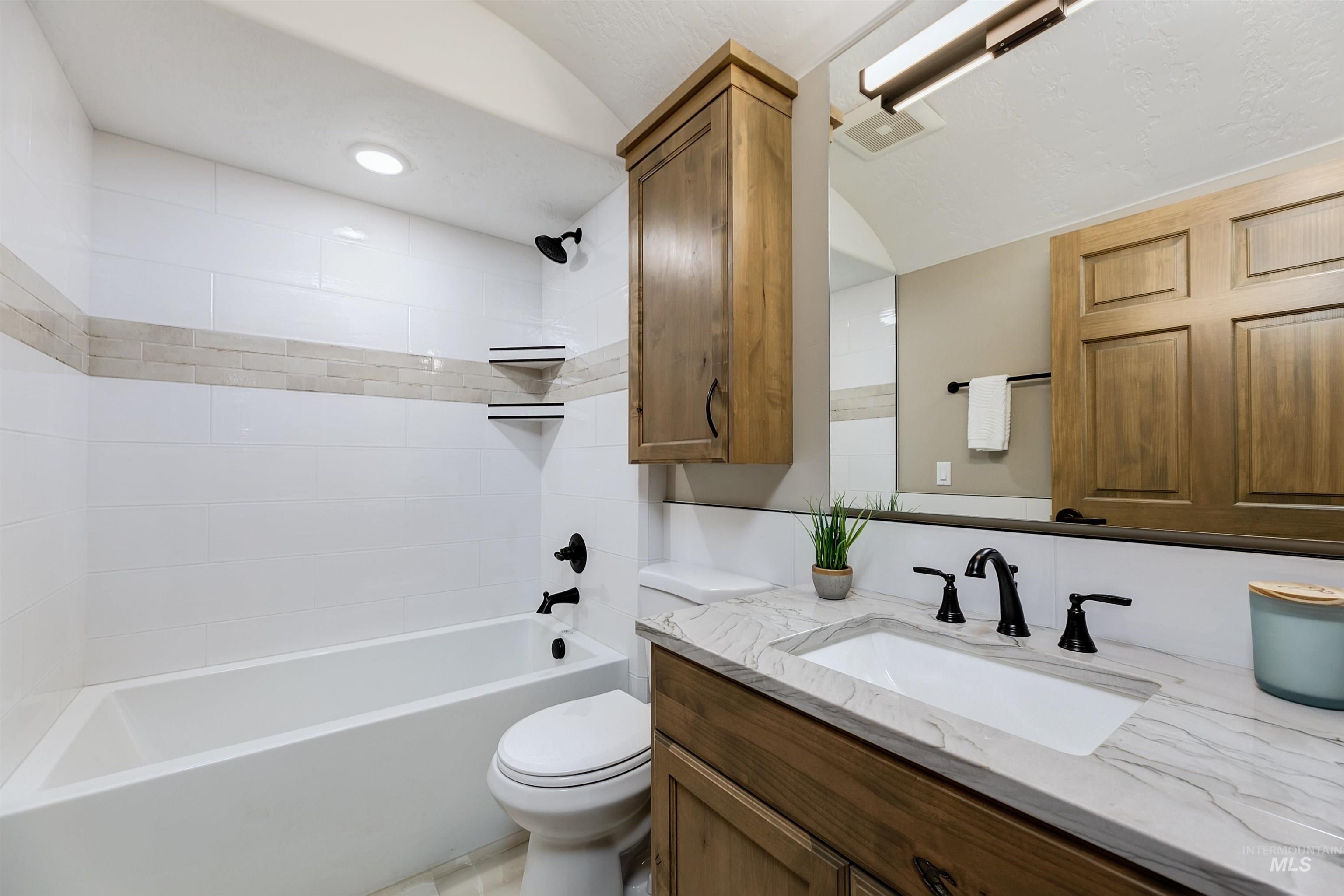 79 E Aikens Street, Eagle, Idaho 83616, 2 Bedrooms, 2 Bathrooms, Residential For Sale, Price $745,000,MLS 98976659