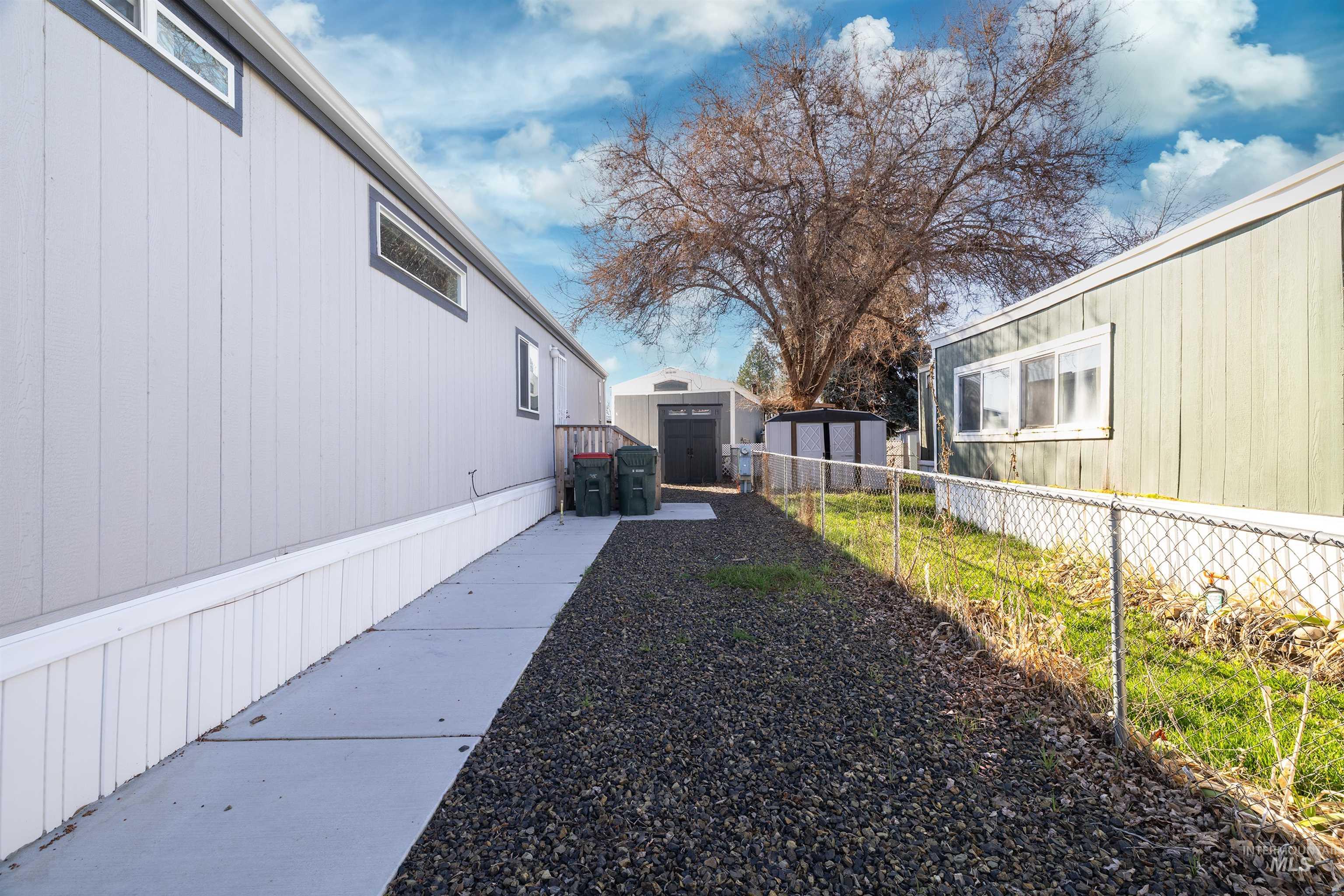 424 W Cherry Lane, Meridian, Idaho 83642, 2 Bedrooms, 2 Bathrooms, Residential For Sale, Price $153,400, 98976663