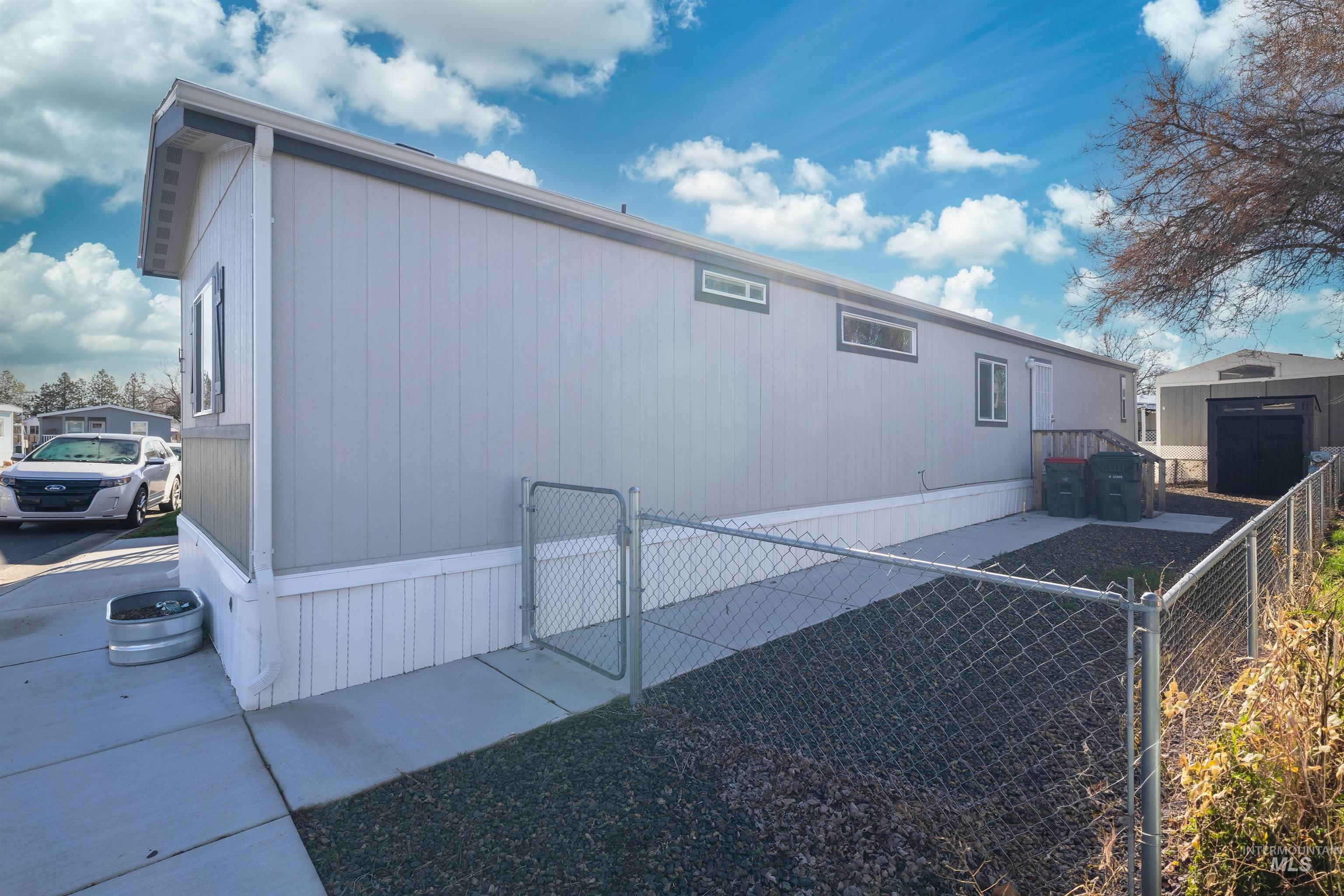 424 W Cherry Lane, Meridian, Idaho 83642, 2 Bedrooms, 2 Bathrooms, Residential For Sale, Price $153,400, 98976663