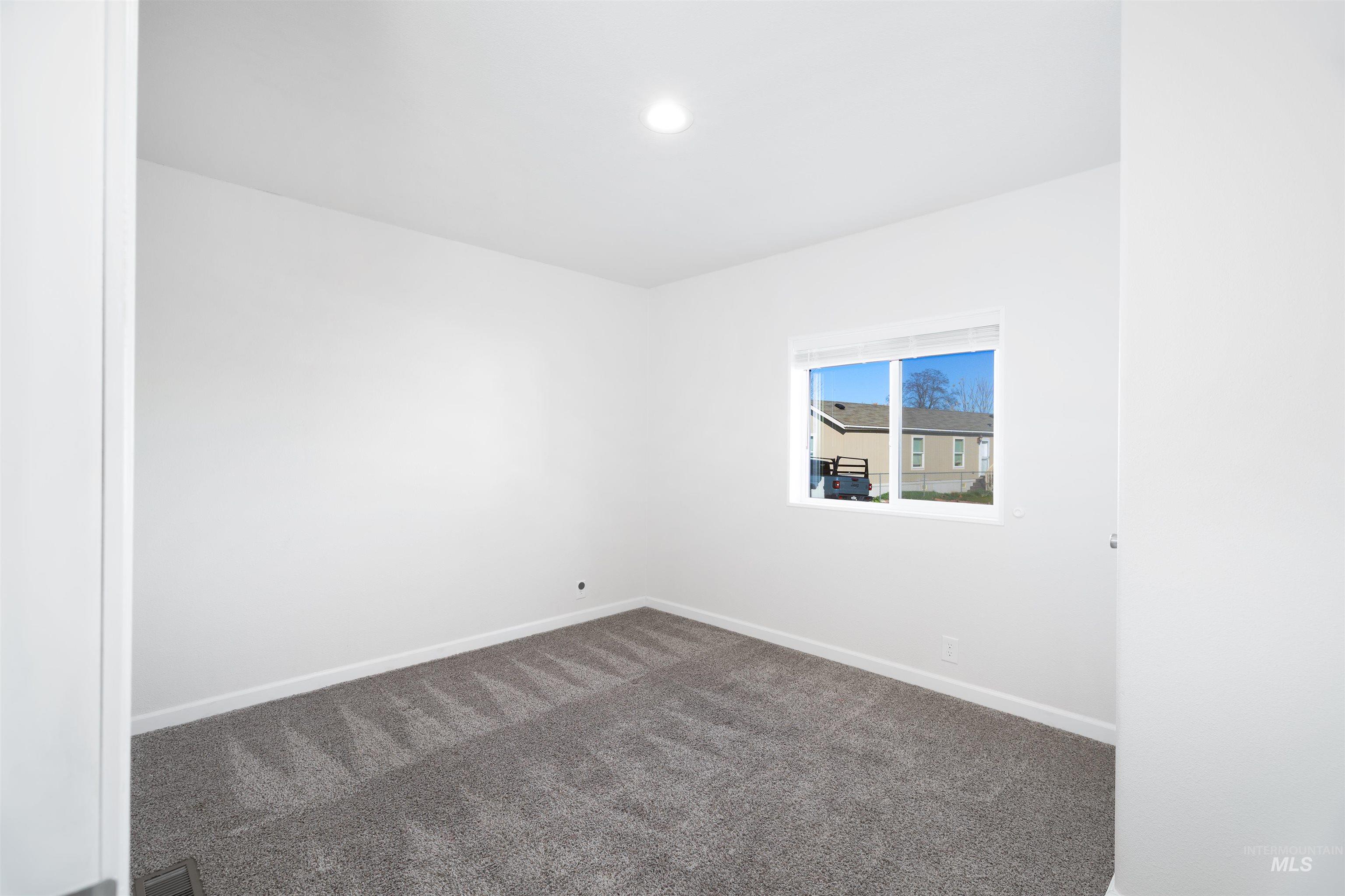 424 W Cherry Lane, Meridian, Idaho 83642, 2 Bedrooms, 2 Bathrooms, Residential For Sale, Price $153,400, 98976663