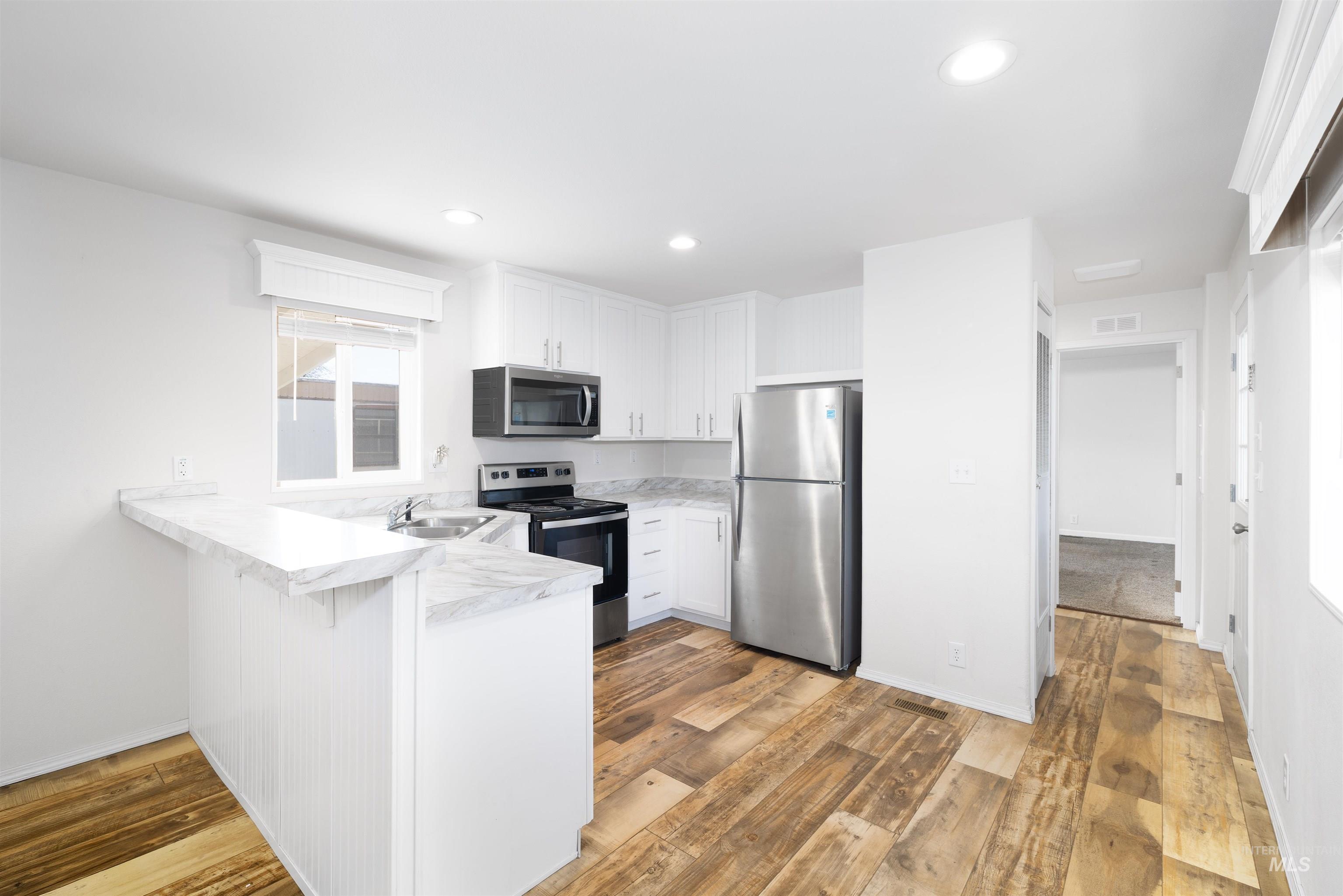 424 W Cherry Lane, Meridian, Idaho 83642, 2 Bedrooms, 2 Bathrooms, Residential For Sale, Price $153,400, 98976663