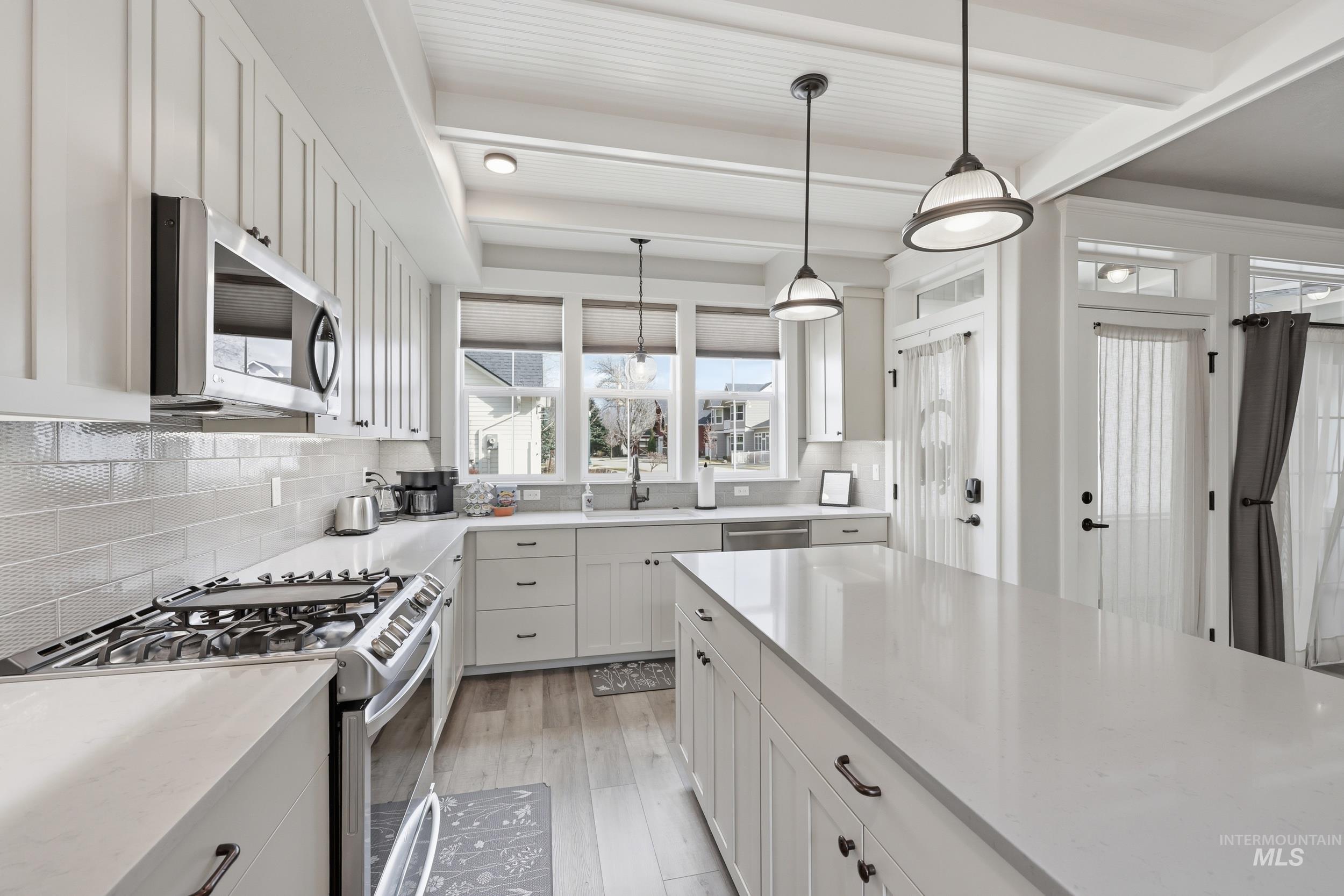 127 Mathie, Eagle, Idaho 83616, 3 Bedrooms, 2.5 Bathrooms, Residential Income For Sale, Price $549,500, 98976667