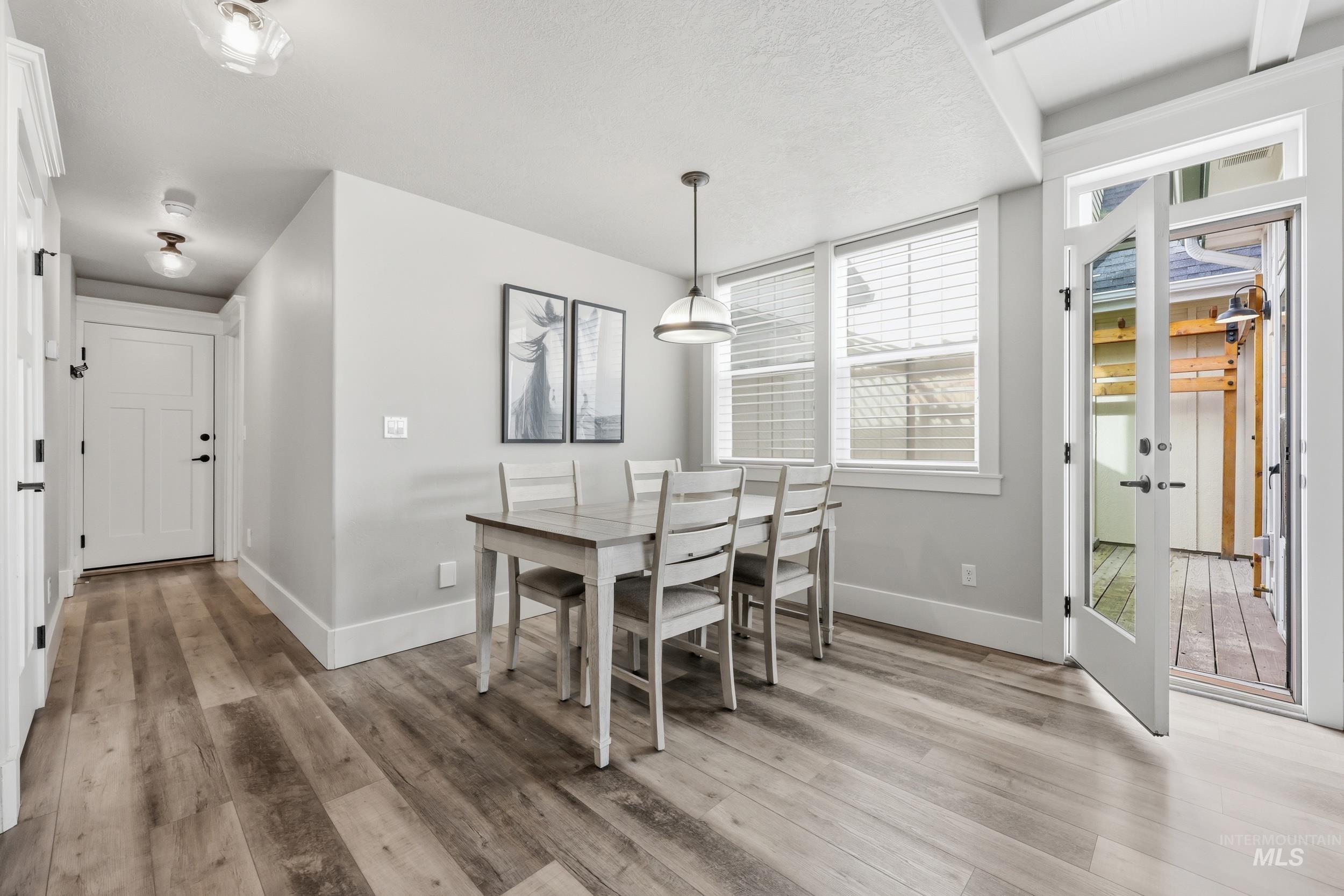 127 Mathie, Eagle, Idaho 83616, 3 Bedrooms, 2.5 Bathrooms, Residential Income For Sale, Price $549,500, 98976667