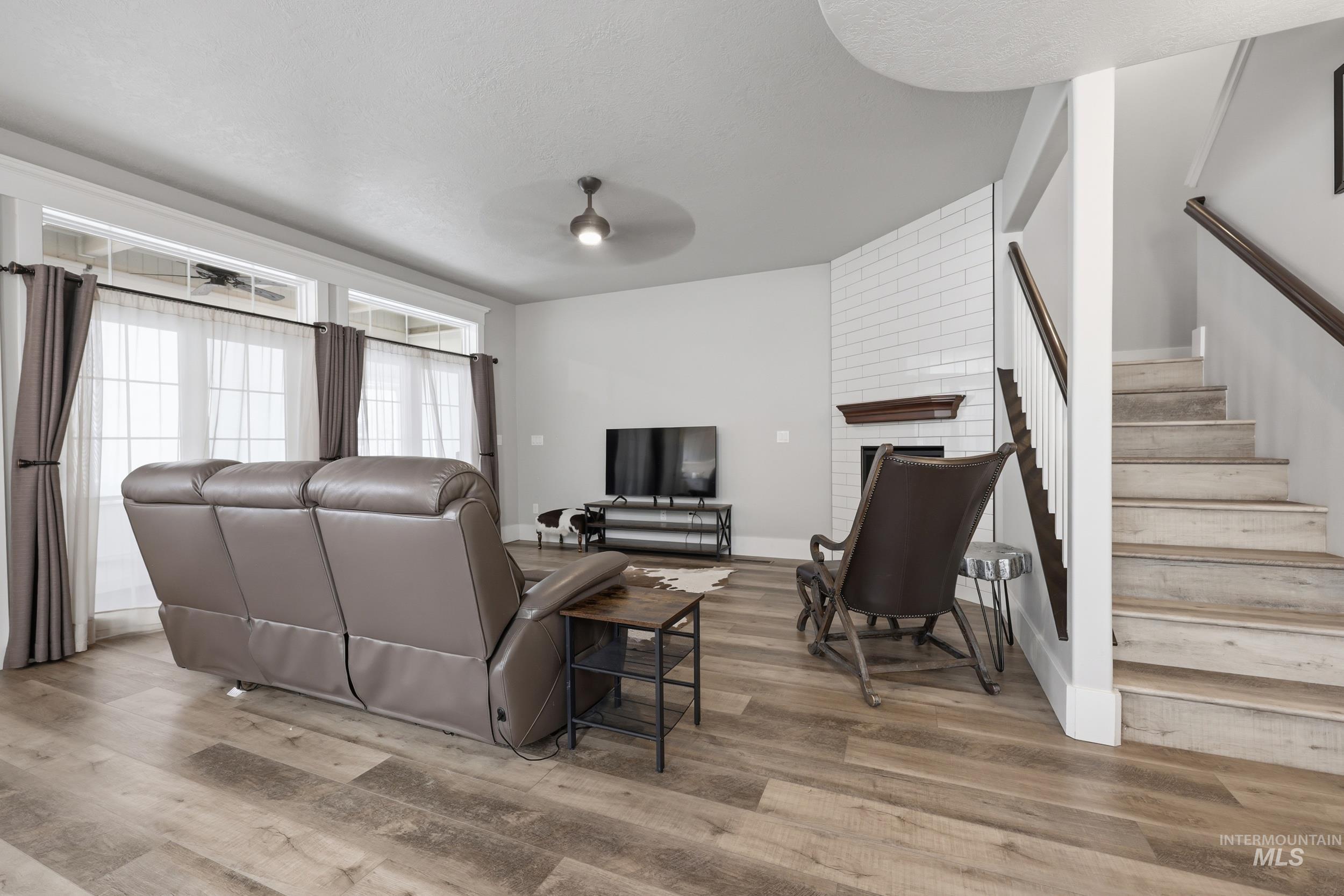 127 Mathie, Eagle, Idaho 83616, 3 Bedrooms, 2.5 Bathrooms, Residential Income For Sale, Price $549,500, 98976667