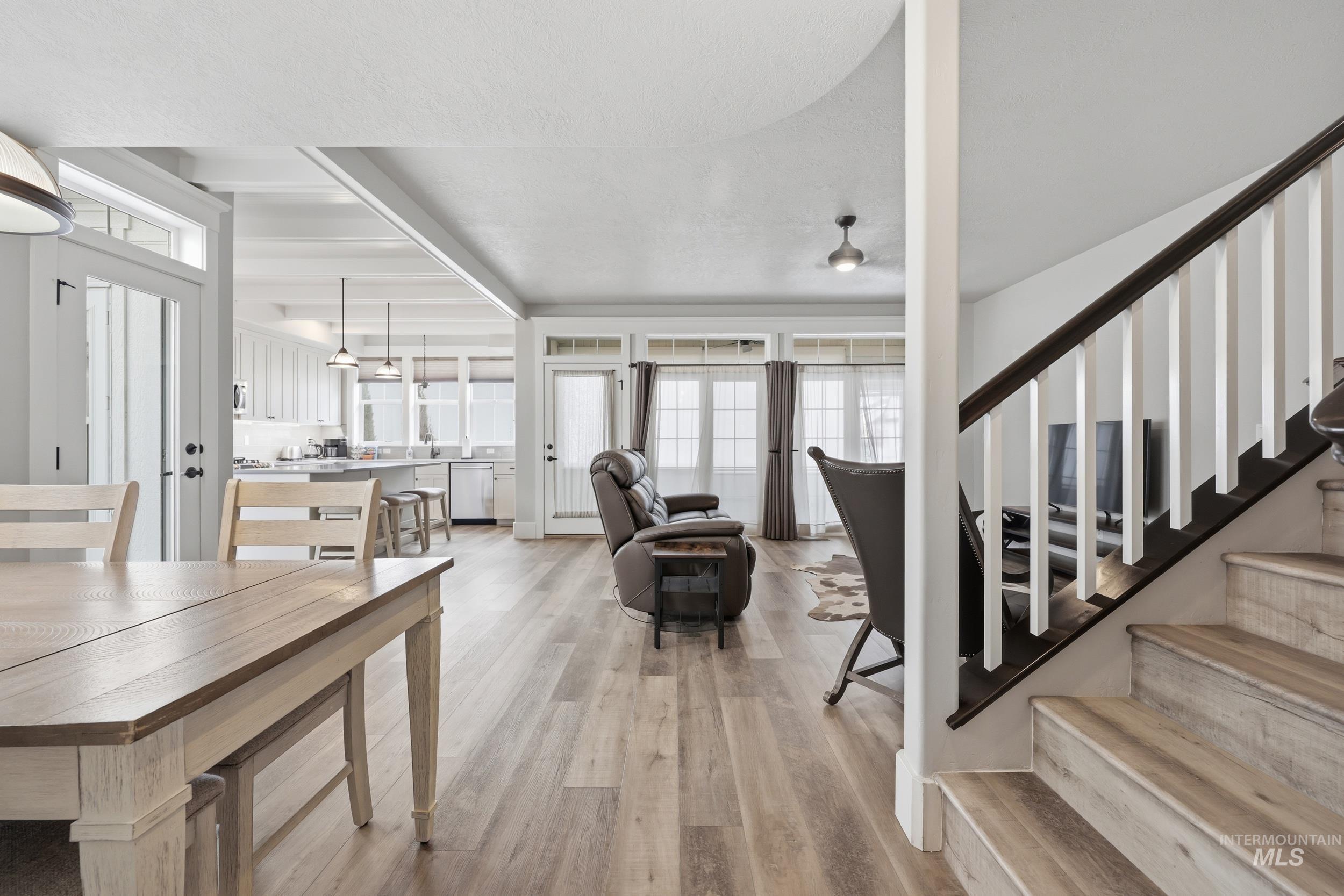 127 Mathie, Eagle, Idaho 83616, 3 Bedrooms, 2.5 Bathrooms, Residential Income For Sale, Price $549,500, 98976667