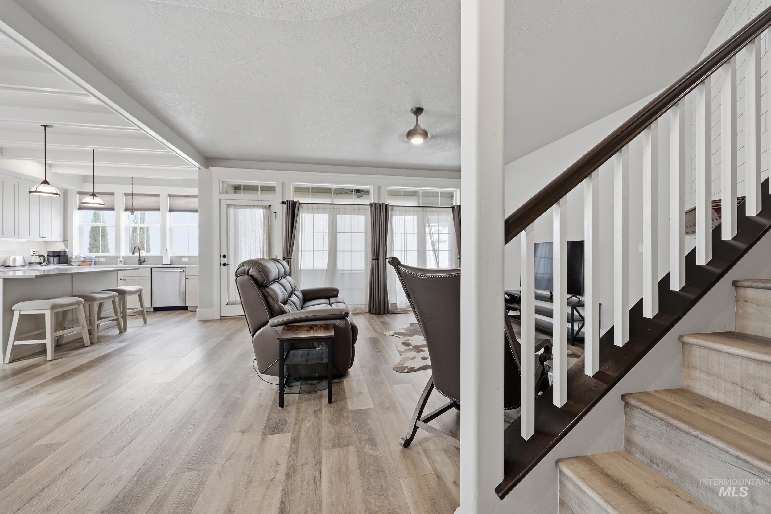 127 Mathie, Eagle, Idaho 83616, 3 Bedrooms, 2.5 Bathrooms, Residential Income For Sale, Price $549,500, 98976667