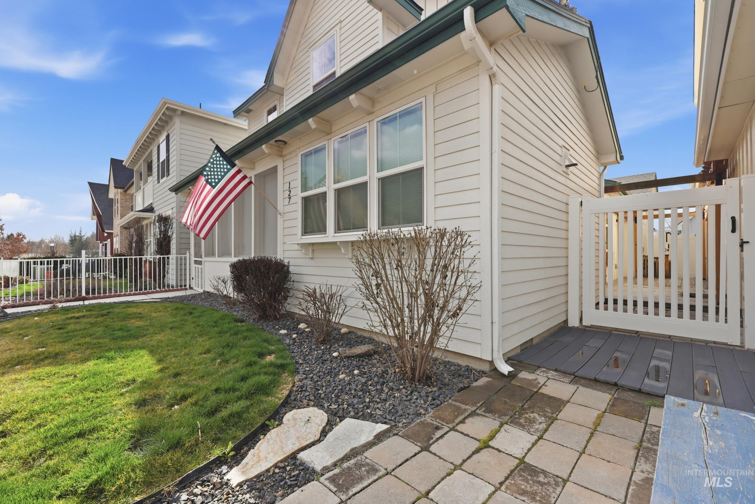 127 Mathie, Eagle, Idaho 83616, 3 Bedrooms, 2.5 Bathrooms, Residential Income For Sale, Price $549,500, 98976667