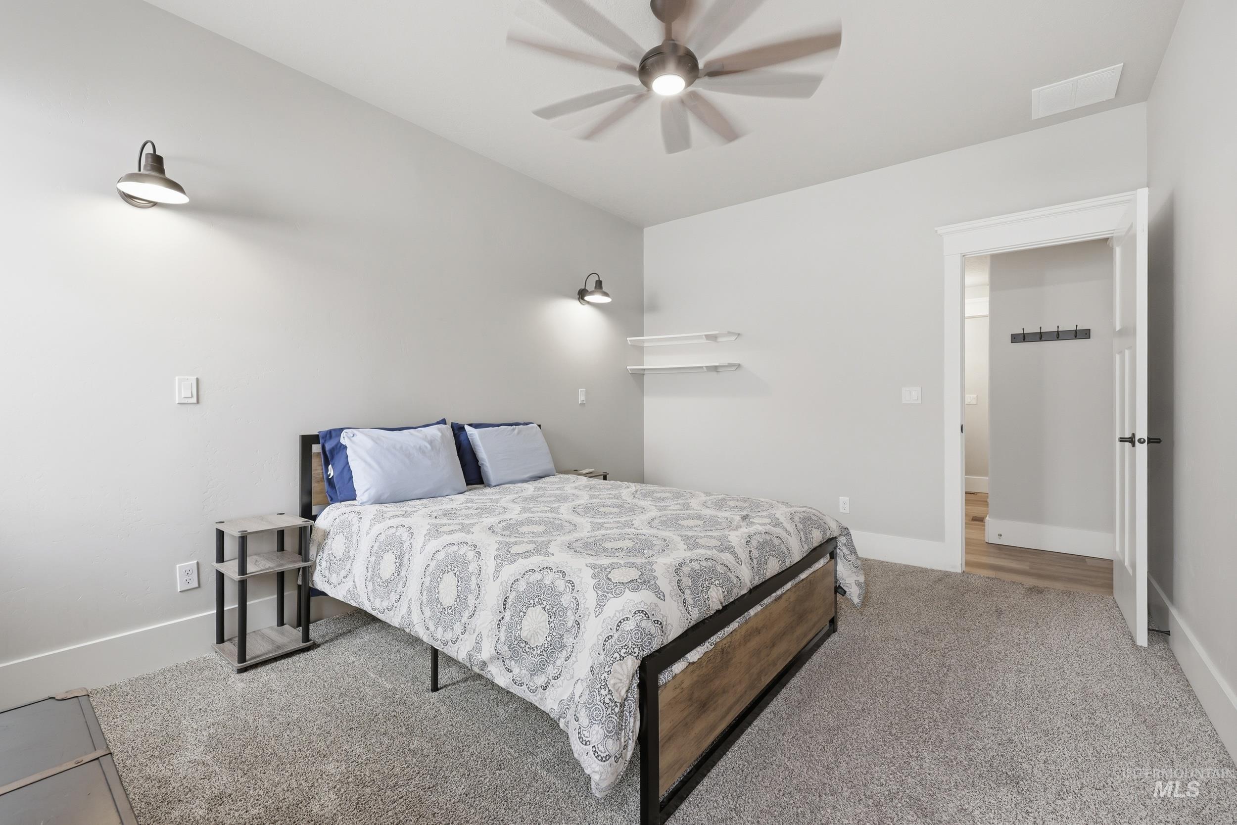 127 Mathie, Eagle, Idaho 83616, 3 Bedrooms, 2.5 Bathrooms, Residential Income For Sale, Price $549,500, 98976667