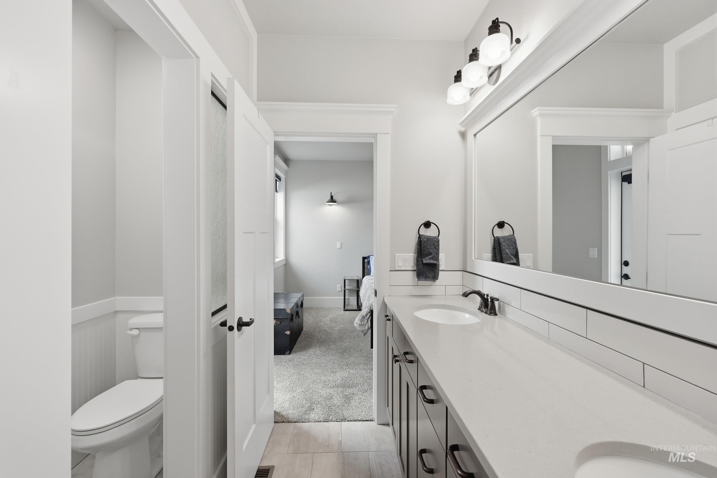 127 Mathie, Eagle, Idaho 83616, 3 Bedrooms, 2.5 Bathrooms, Residential Income For Sale, Price $549,500, 98976667