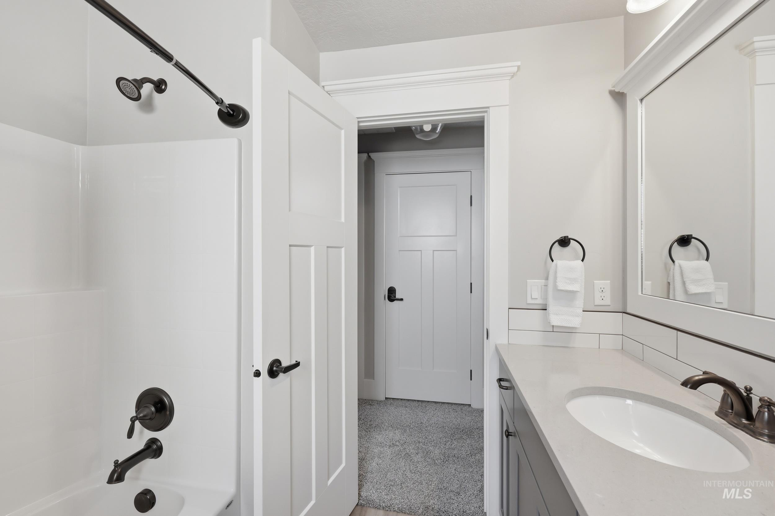 127 Mathie, Eagle, Idaho 83616, 3 Bedrooms, 2.5 Bathrooms, Residential Income For Sale, Price $549,500, 98976667