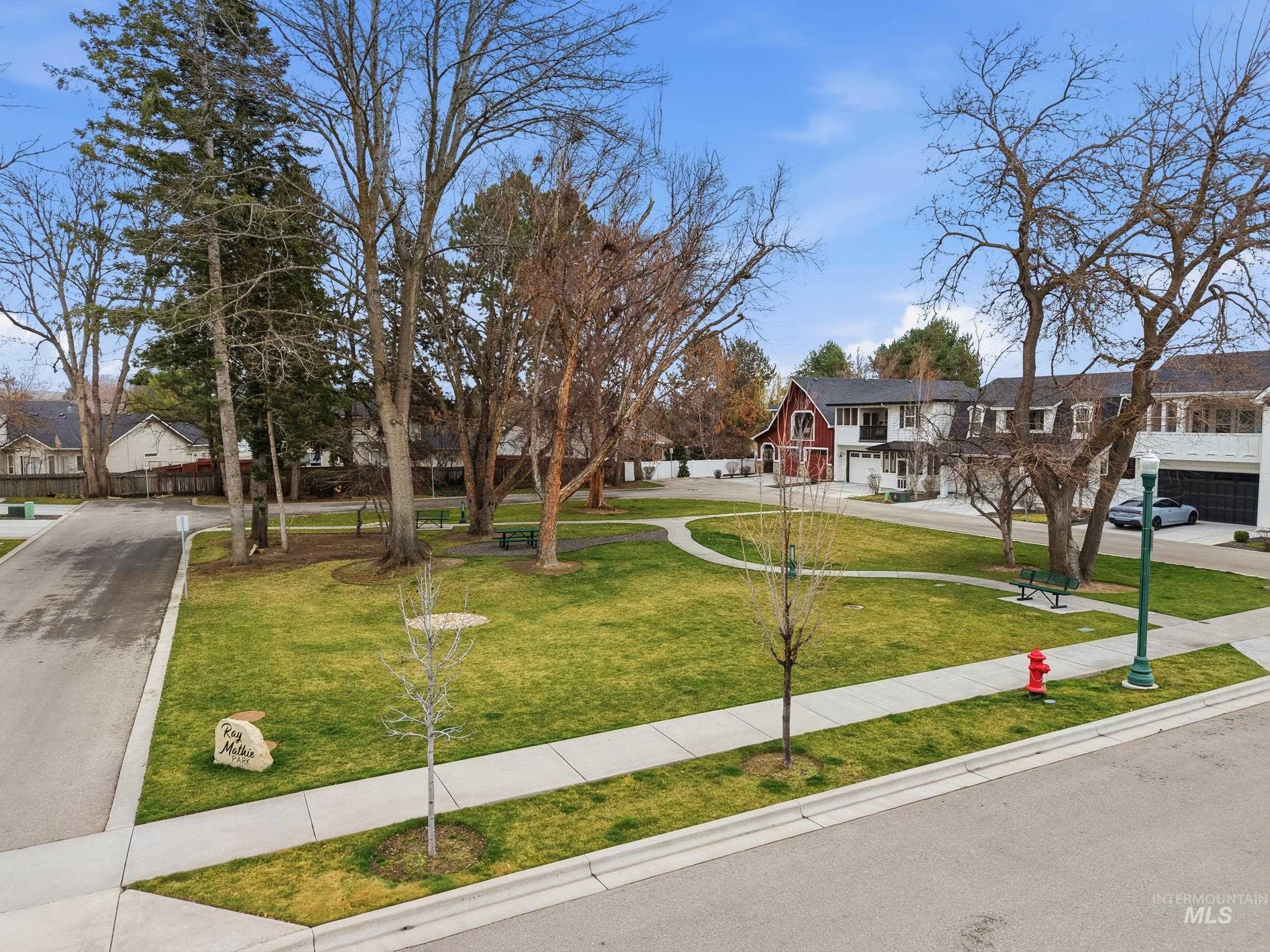 127 Mathie, Eagle, Idaho 83616, 3 Bedrooms, 2.5 Bathrooms, Residential Income For Sale, Price $549,500, 98976667