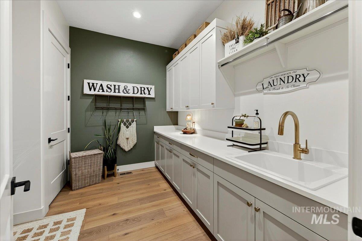 24853 Haflinger Way, Middleton, Idaho 83644, 4 Bedrooms, 4 Bathrooms, Residential For Sale, Price $1,399,900, 98976668