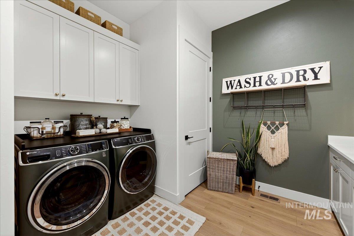 24853 Haflinger Way, Middleton, Idaho 83644, 4 Bedrooms, 4 Bathrooms, Residential For Sale, Price $1,399,900, 98976668