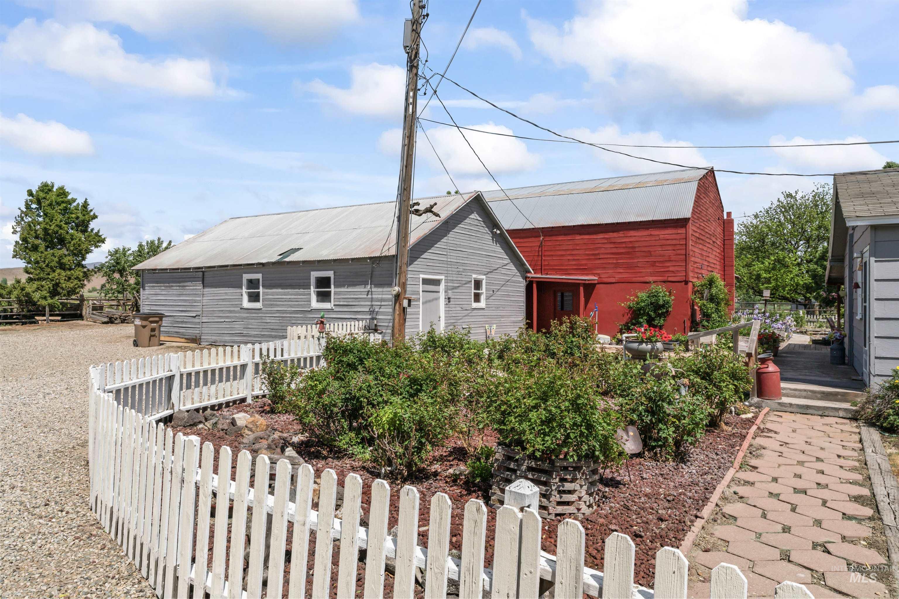 1444 W Black Canyon Hwy, Emmett, Idaho 83617, 4 Bedrooms, 2 Bathrooms, Residential For Sale, Price $759,900, 98976669