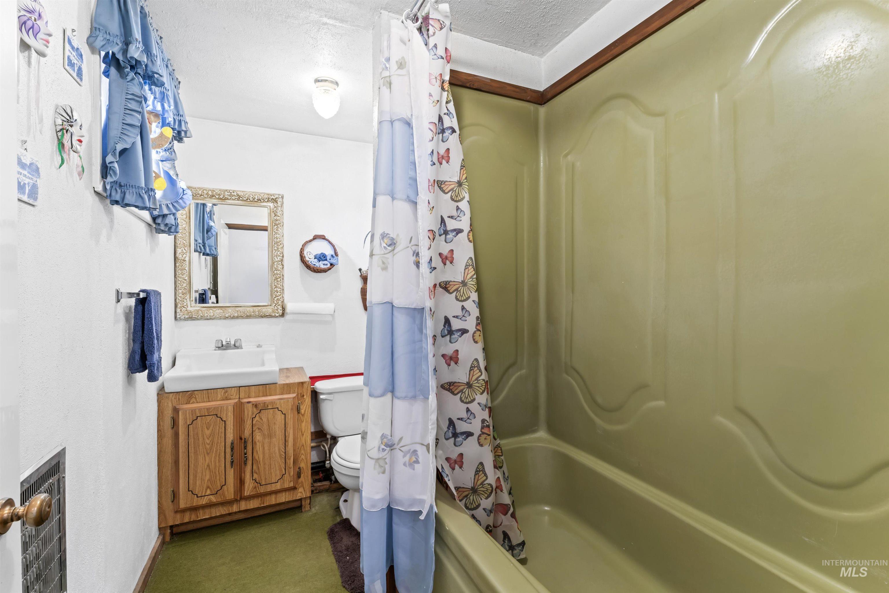 1444 W Black Canyon Hwy, Emmett, Idaho 83617, 4 Bedrooms, 2 Bathrooms, Residential For Sale, Price $759,900, 98976669