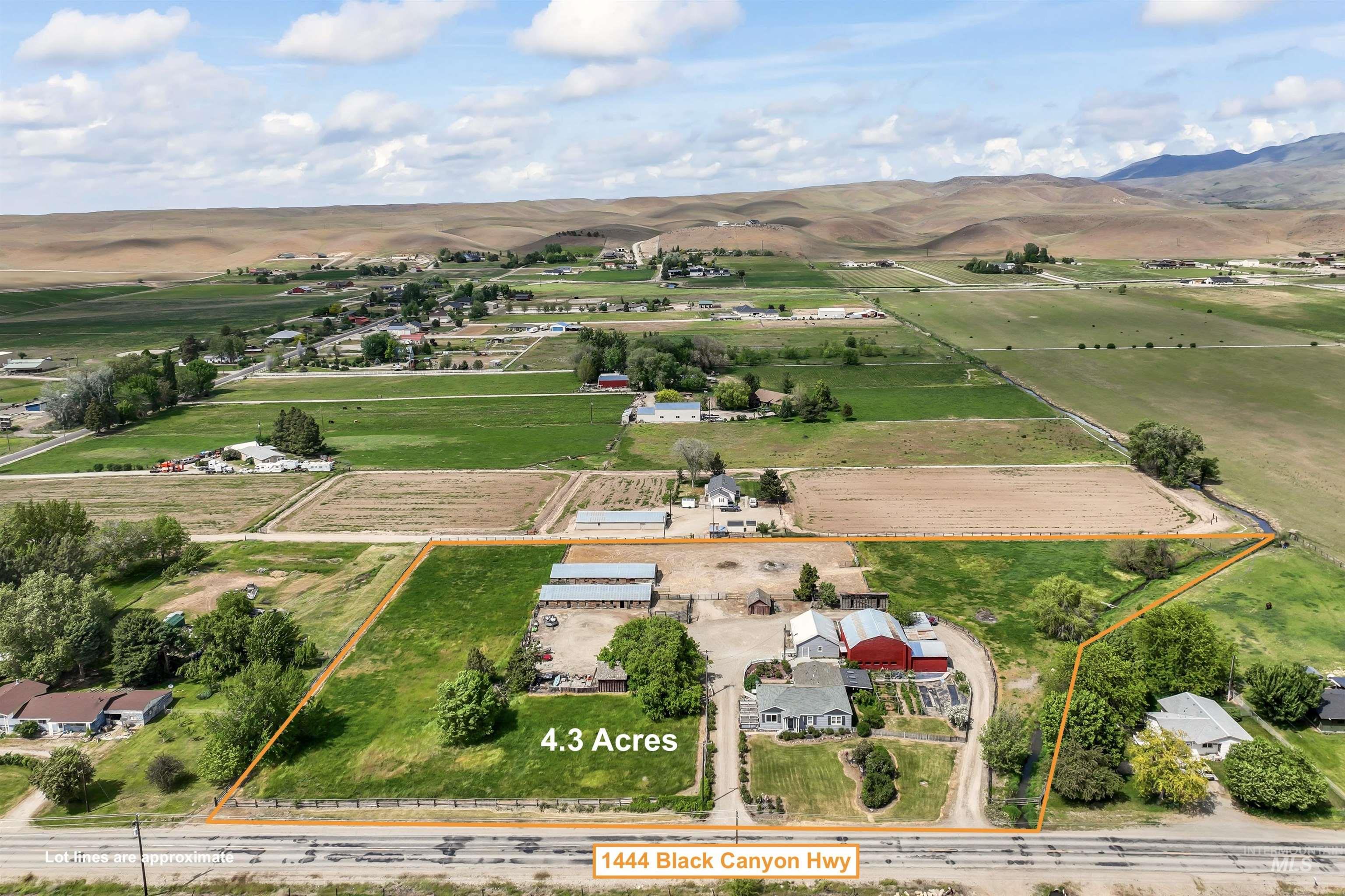 1444 W Black Canyon Hwy, Emmett, Idaho 83617, 4 Bedrooms, 2 Bathrooms, Residential For Sale, Price $759,900, 98976669