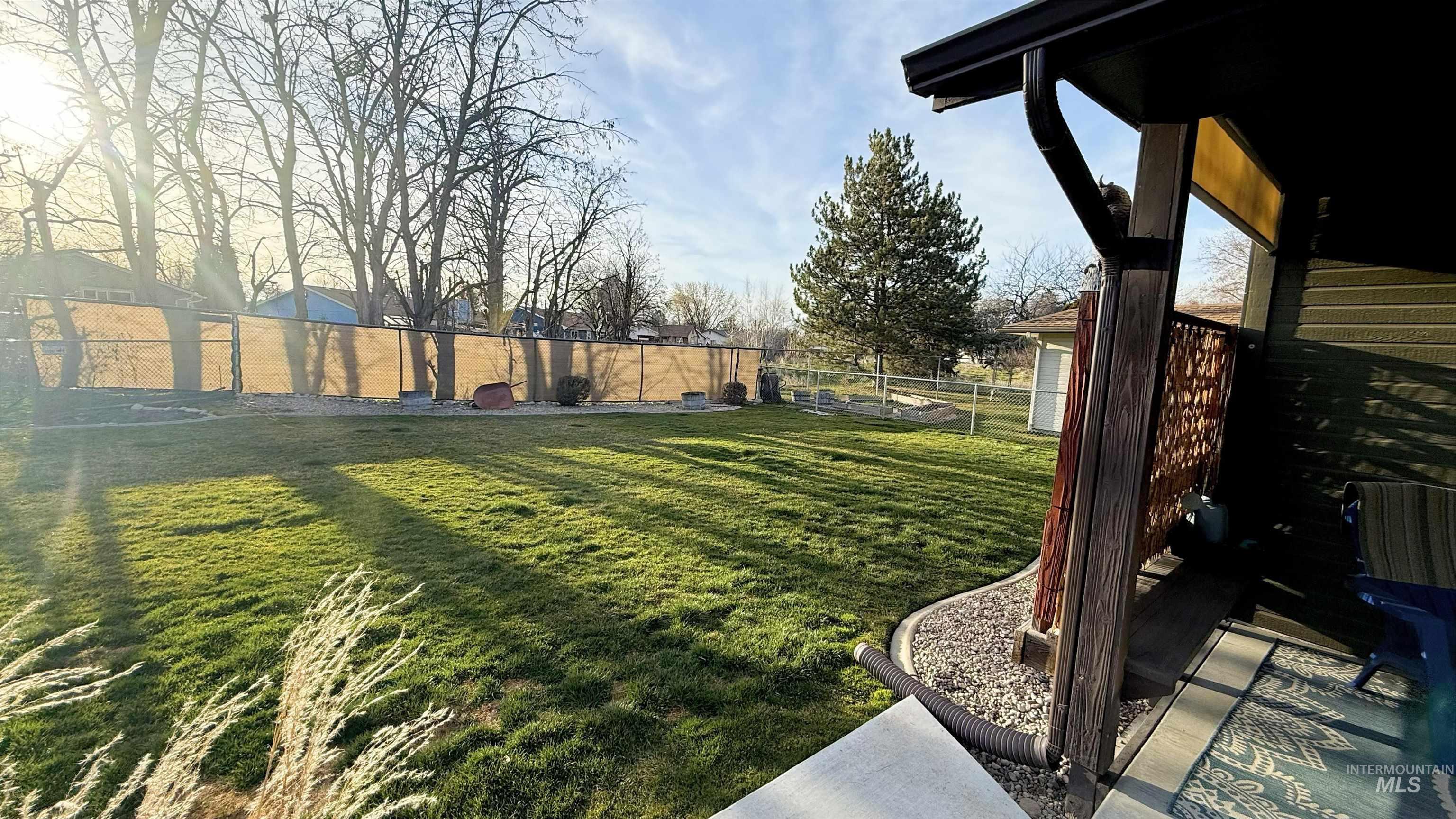 8513 N Willowdale Dr., Garden City, Idaho 83714-1727, 2 Bedrooms, 2 Bathrooms, Residential For Sale, Price $398,000, 98976670