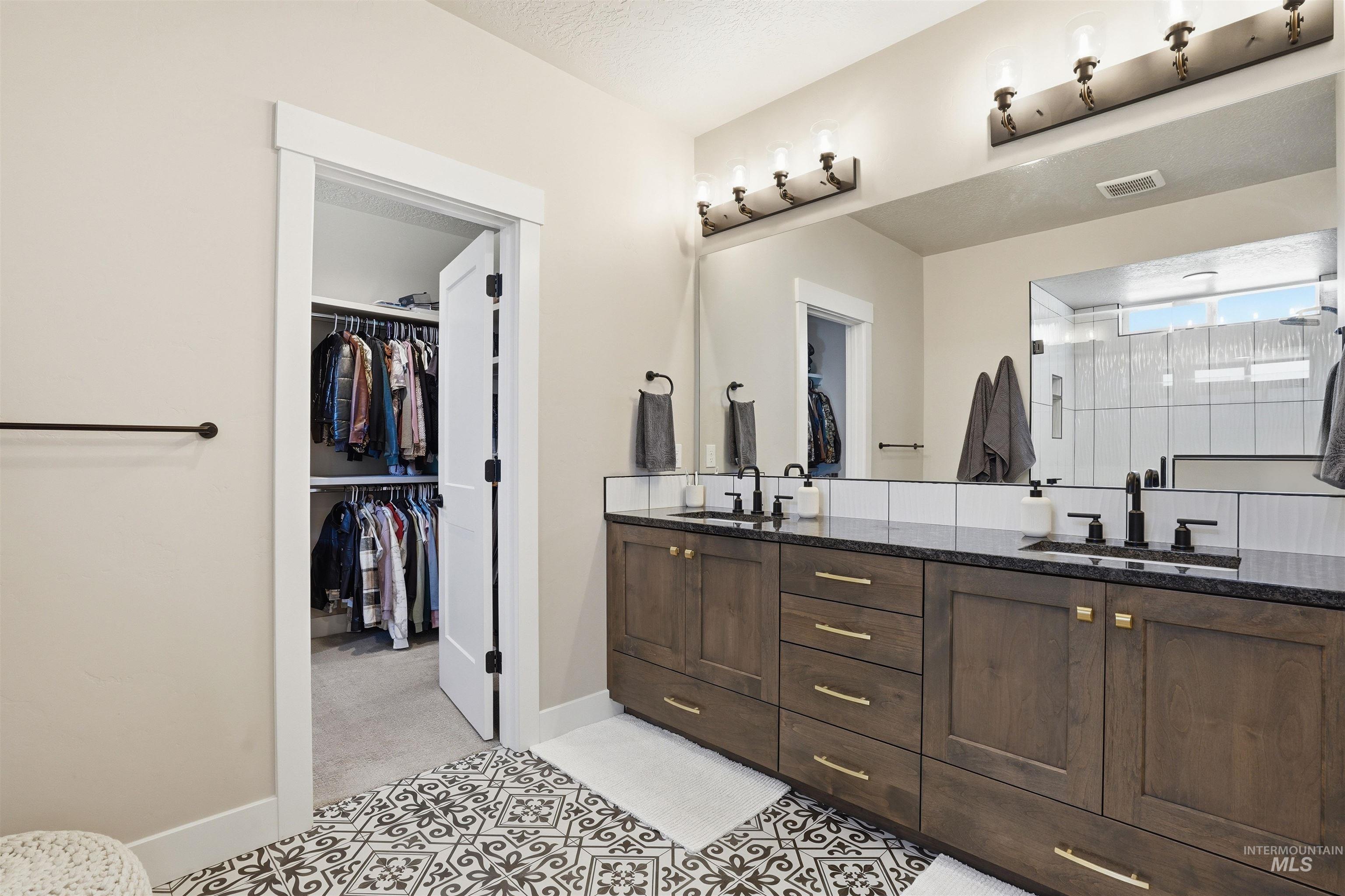 8094 Basin Cove Ave., Middleton, Idaho 83644, 4 Bedrooms, 2.5 Bathrooms, Residential For Sale, Price $665,000, 98976674