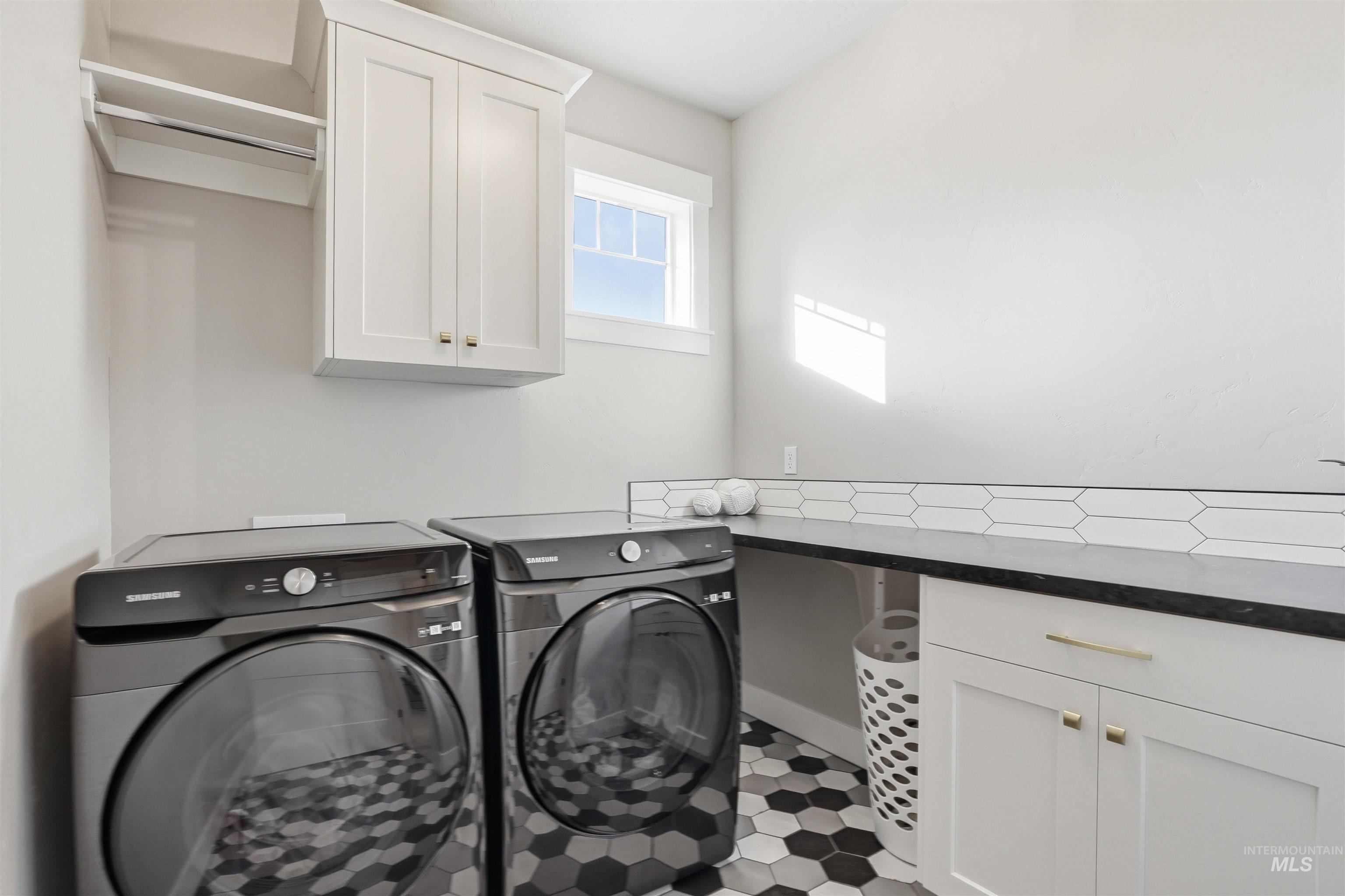 8094 Basin Cove Ave., Middleton, Idaho 83644, 4 Bedrooms, 2.5 Bathrooms, Residential For Sale, Price $665,000, 98976674