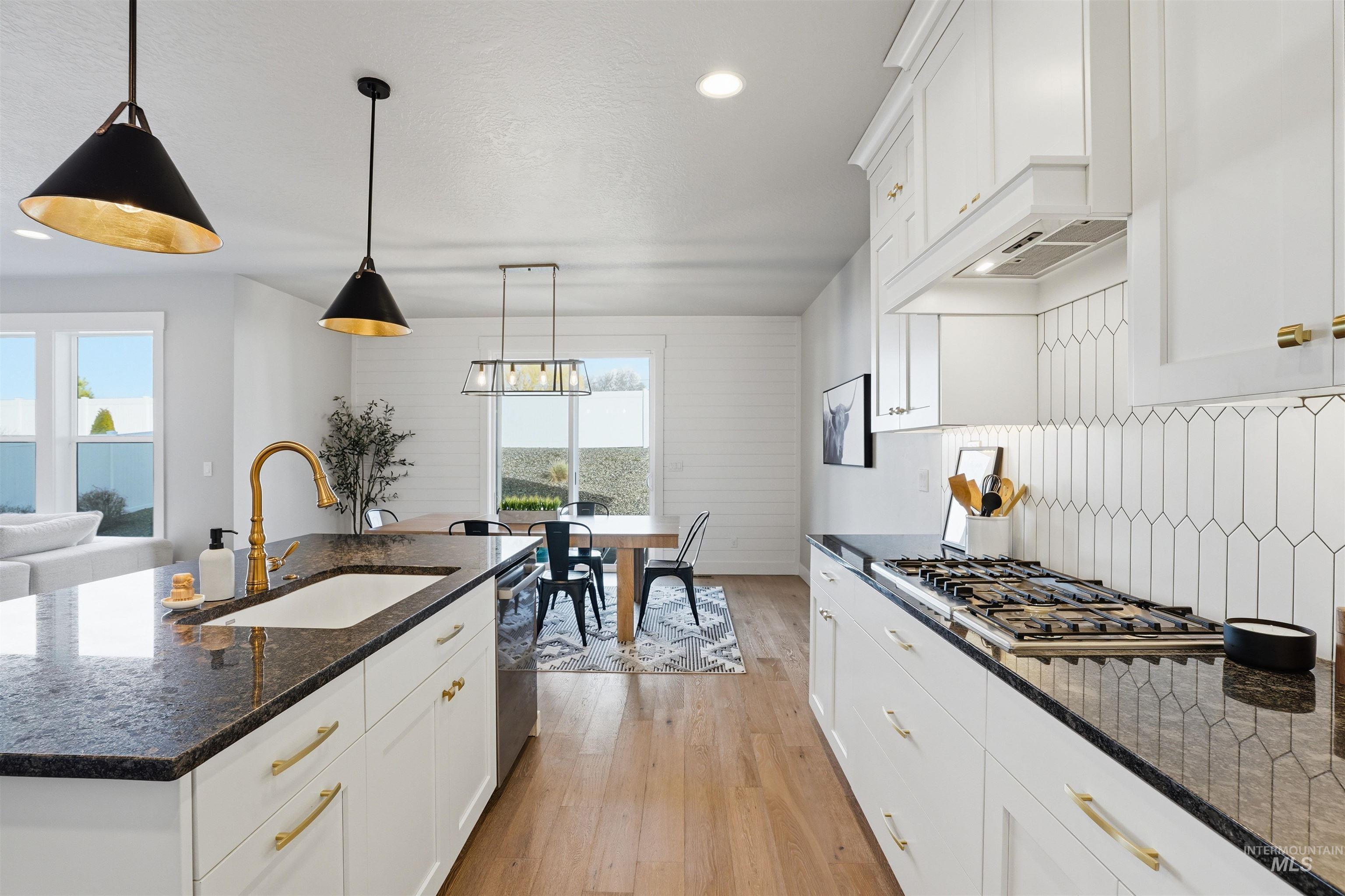 8094 Basin Cove Ave., Middleton, Idaho 83644, 4 Bedrooms, 2.5 Bathrooms, Residential For Sale, Price $665,000, 98976674