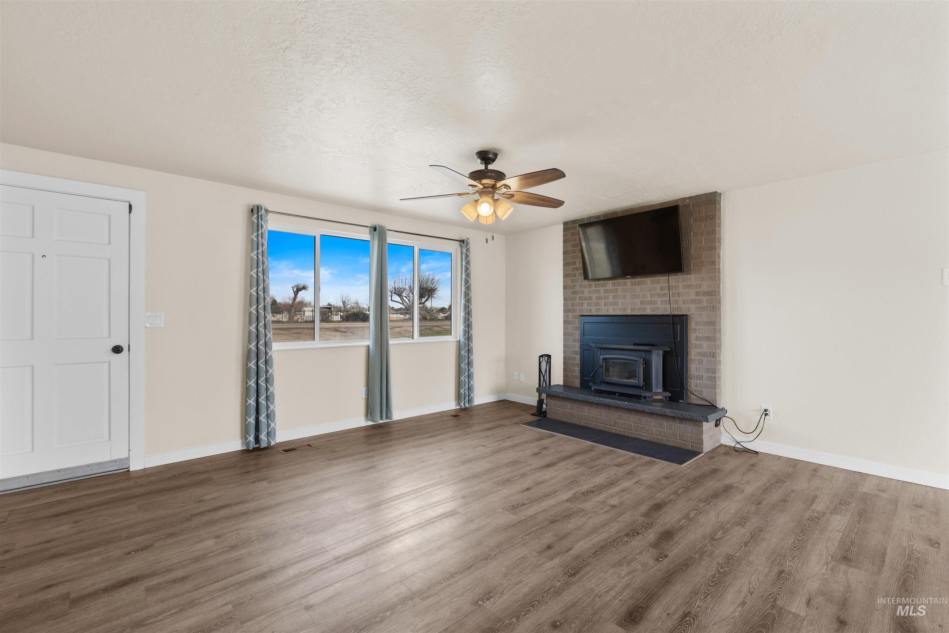 2113 S Powerline Rd, Nampa, Idaho 83686-7285, 3 Bedrooms, 2 Bathrooms, Residential For Sale, Price $485,000,MLS 98976675