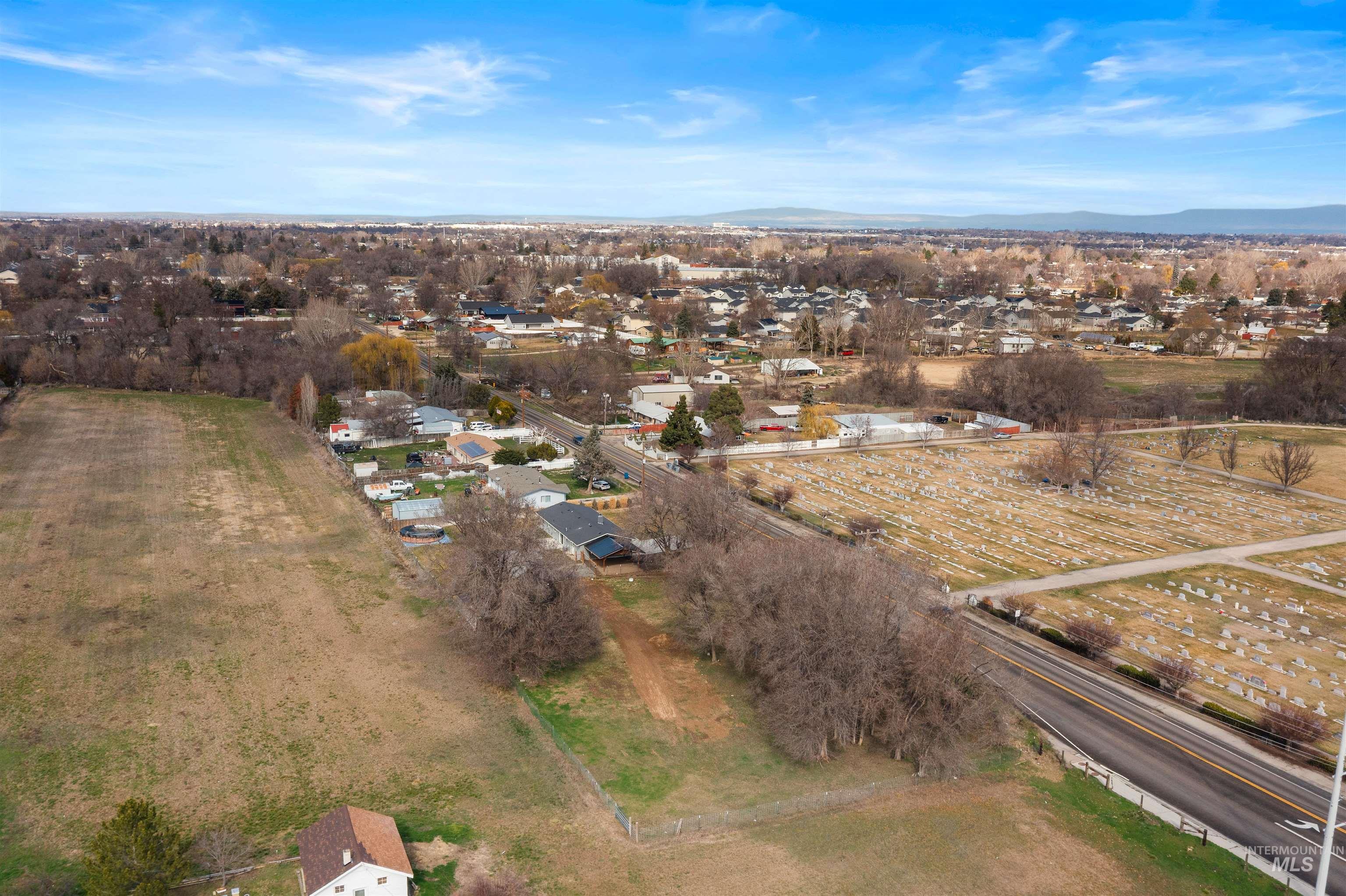 2113 S Powerline Rd, Nampa, Idaho 83686-7285, 3 Bedrooms, 2 Bathrooms, Residential For Sale, Price $485,000,MLS 98976675