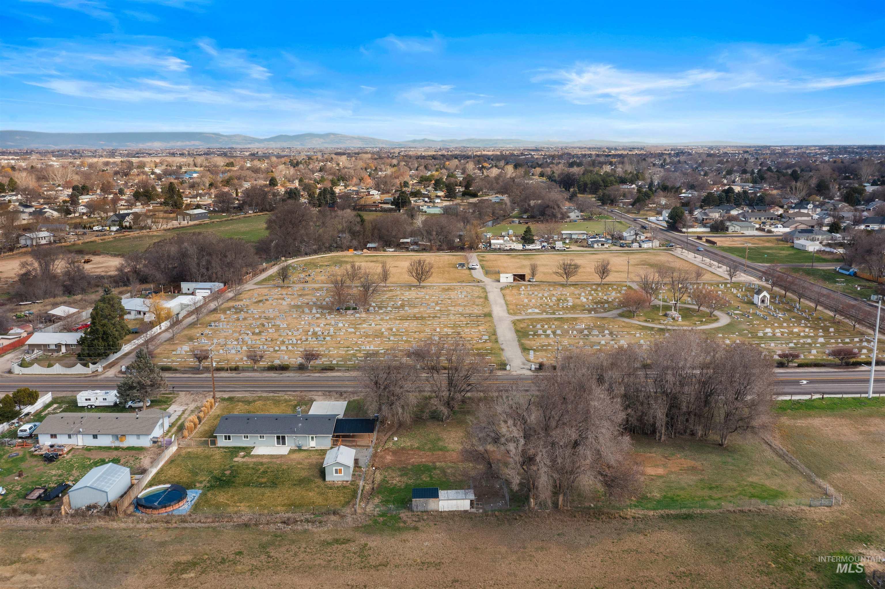 2113 S Powerline Rd, Nampa, Idaho 83686-7285, 3 Bedrooms, 2 Bathrooms, Residential For Sale, Price $485,000,MLS 98976675