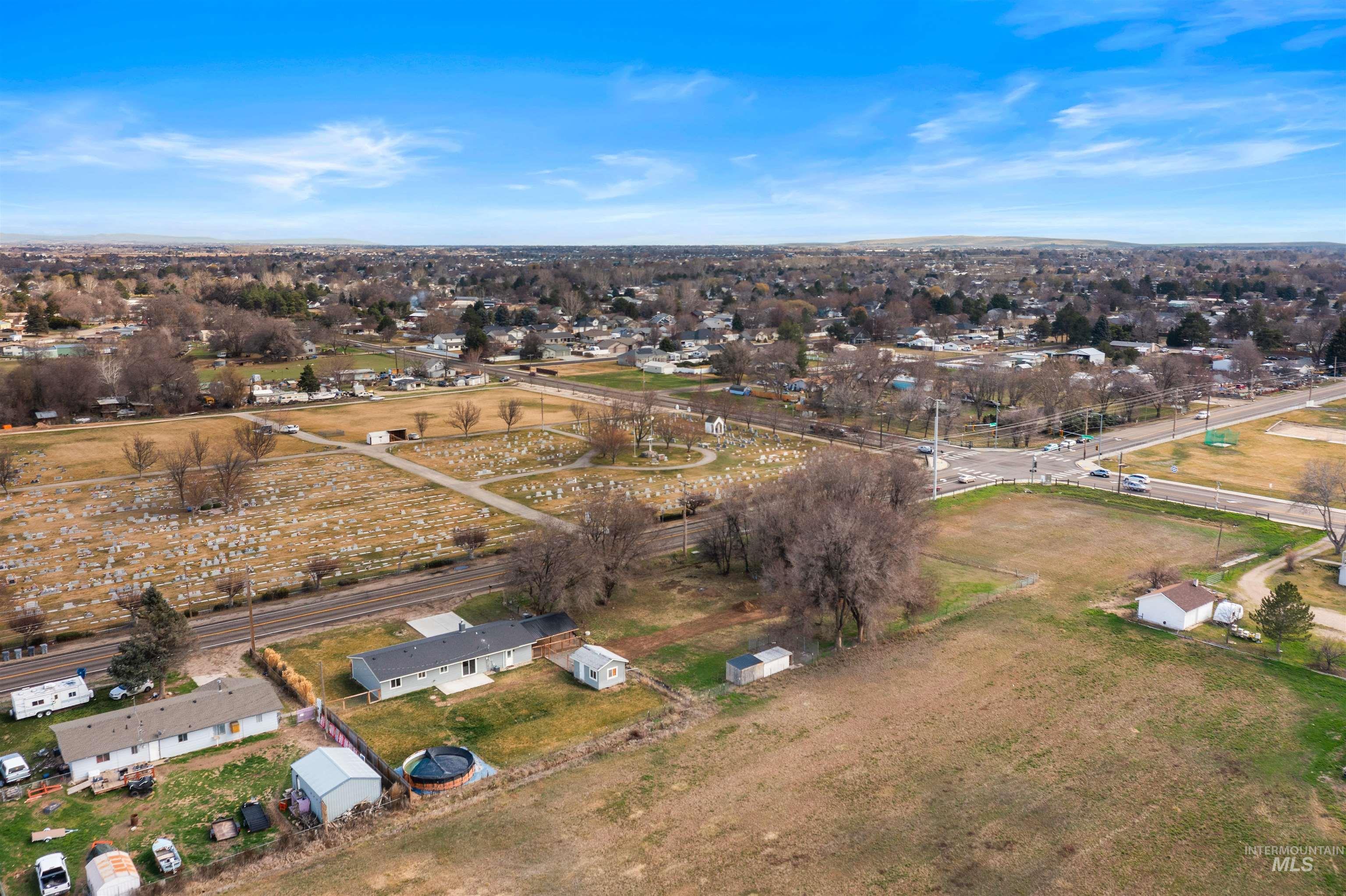 2113 S Powerline Rd, Nampa, Idaho 83686-7285, 3 Bedrooms, 2 Bathrooms, Residential For Sale, Price $485,000,MLS 98976675