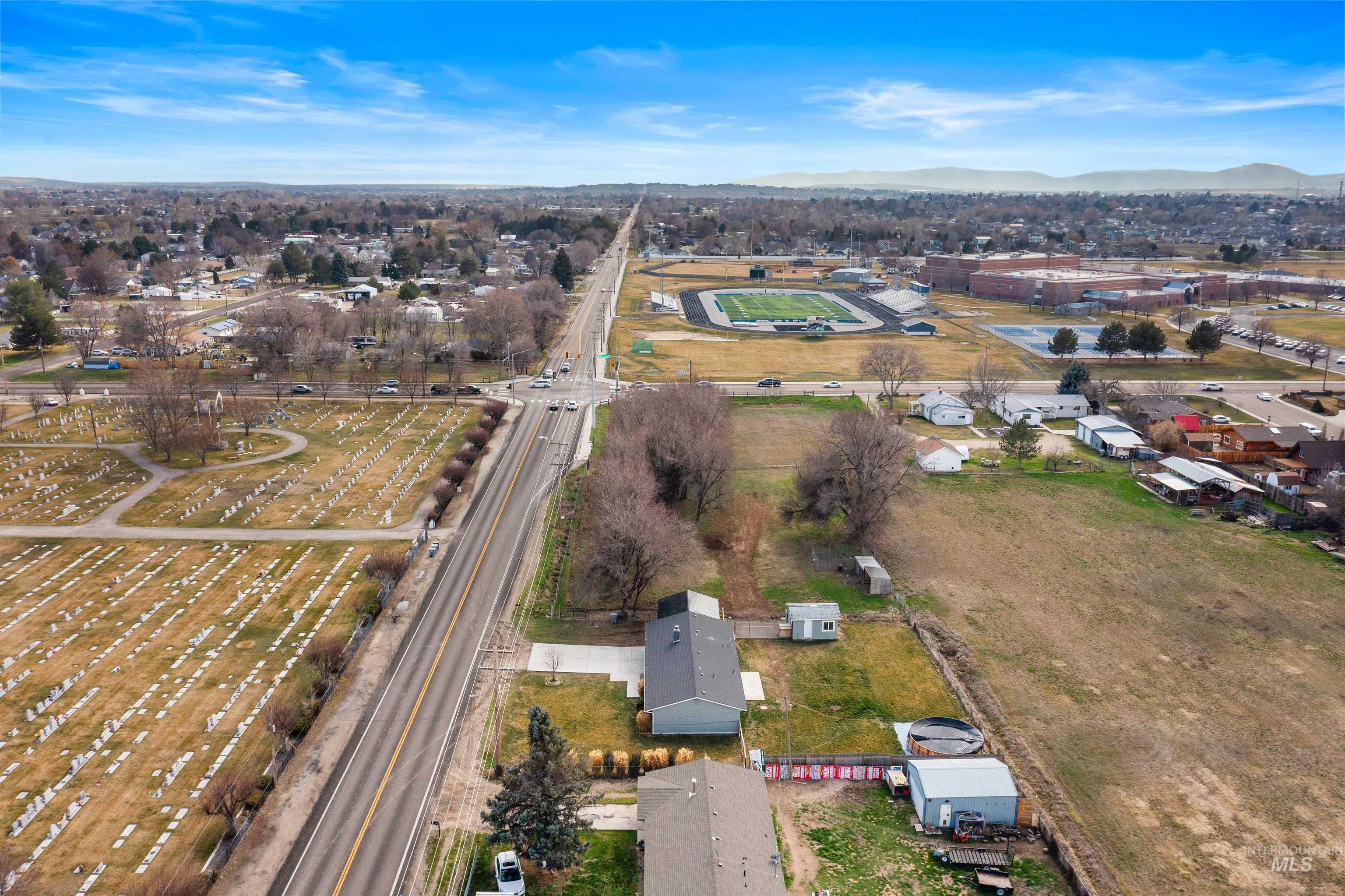 2113 S Powerline Rd, Nampa, Idaho 83686-7285, 3 Bedrooms, 2 Bathrooms, Residential For Sale, Price $485,000,MLS 98976675