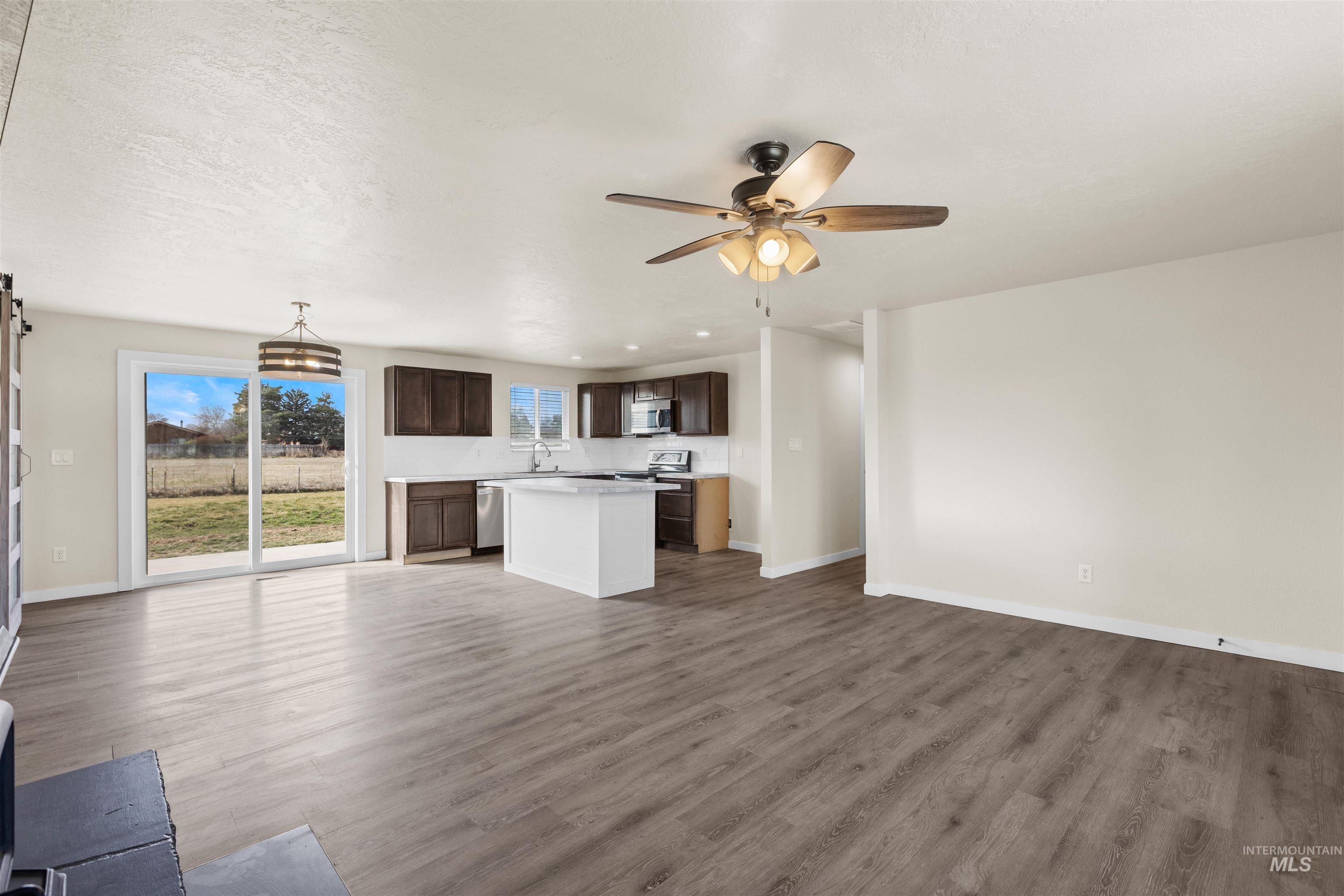 2113 S Powerline Rd, Nampa, Idaho 83686-7285, 3 Bedrooms, 2 Bathrooms, Residential For Sale, Price $485,000,MLS 98976675