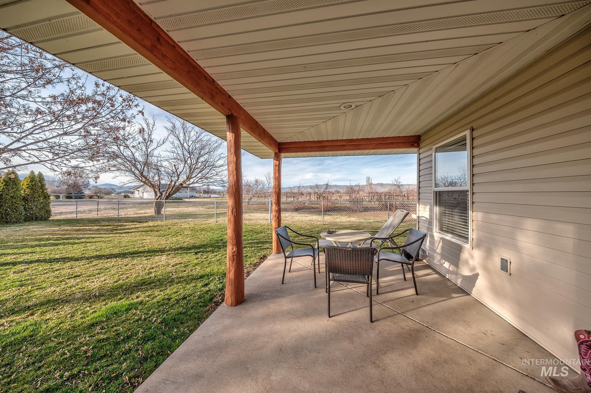 946 Indianhead Rd, Weiser, Idaho 83672, 3 Bedrooms, 2 Bathrooms, Residential For Sale, Price $550,000,MLS 98976678