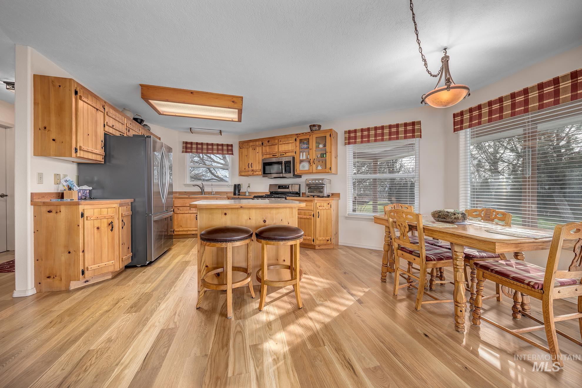 946 Indianhead Rd, Weiser, Idaho 83672, 3 Bedrooms, 2 Bathrooms, Residential For Sale, Price $550,000,MLS 98976678