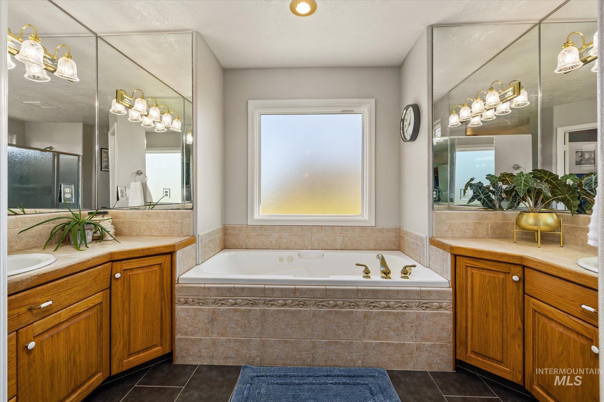 465 W Sly Fox St, Meridian, Idaho 83646, 4 Bedrooms, 3.5 Bathrooms, Residential For Sale, Price $1,100,000,MLS 98976680