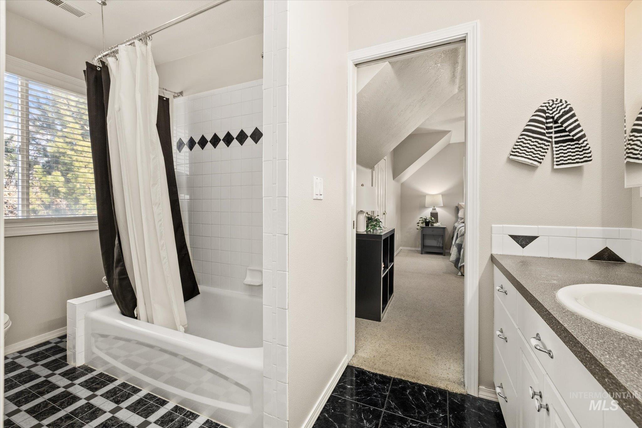 465 W Sly Fox St, Meridian, Idaho 83646, 4 Bedrooms, 3.5 Bathrooms, Residential For Sale, Price $1,100,000,MLS 98976680