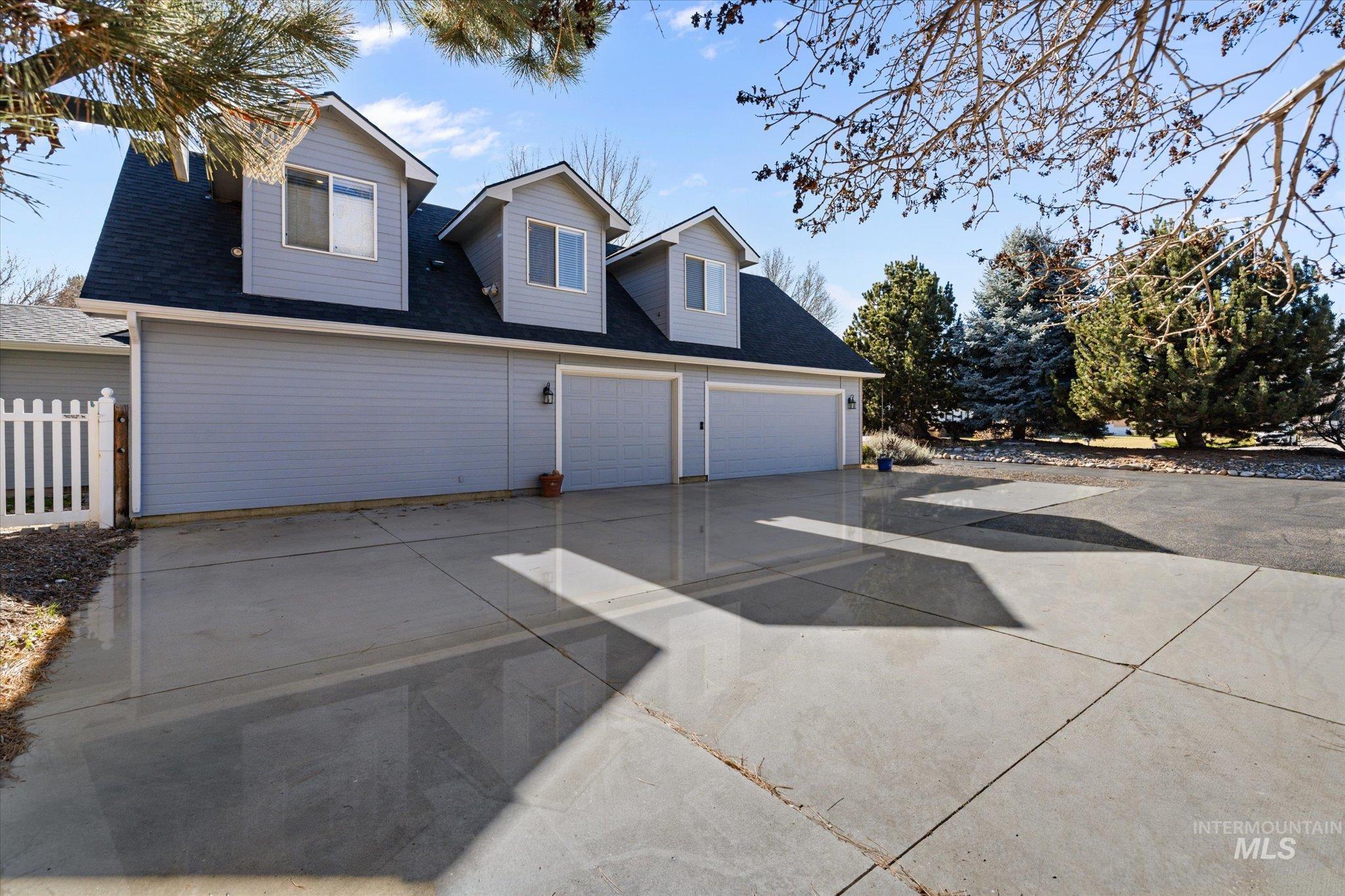 465 W Sly Fox St, Meridian, Idaho 83646, 4 Bedrooms, 3.5 Bathrooms, Residential For Sale, Price $1,100,000,MLS 98976680