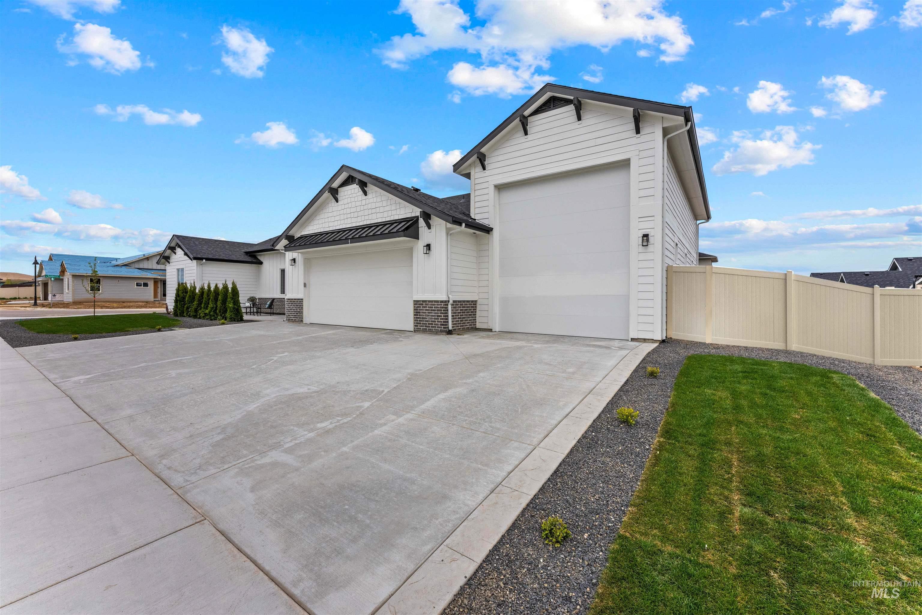 9943 W Sunberry Ct, Star, Idaho 83669, 4 Bedrooms, 2.5 Bathrooms, Residential For Sale, Price $629,995, 98976683