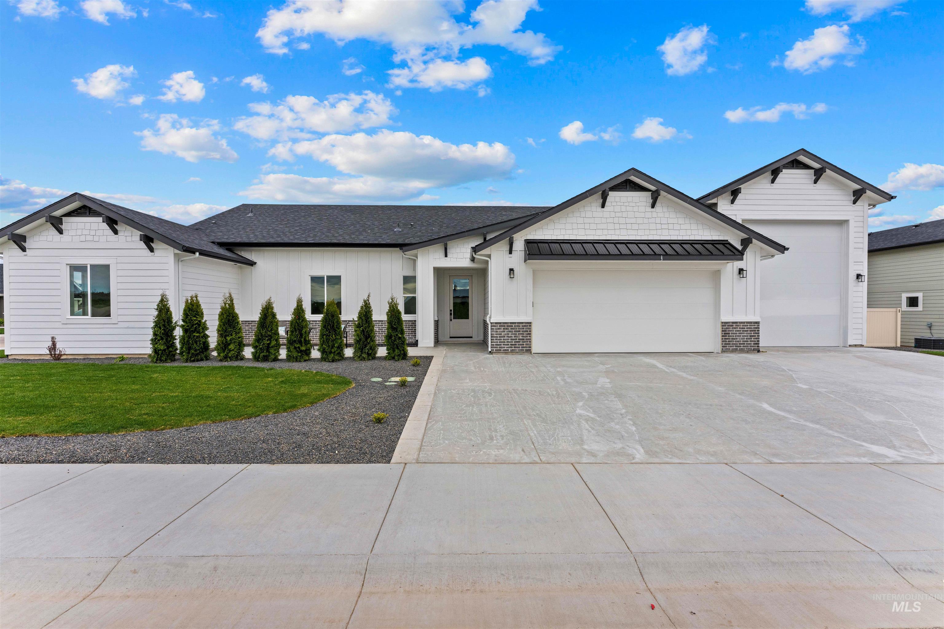 9943 W Sunberry Ct, Star, Idaho 83669, 4 Bedrooms, 2.5 Bathrooms, Residential For Sale, Price $629,995, 98976683