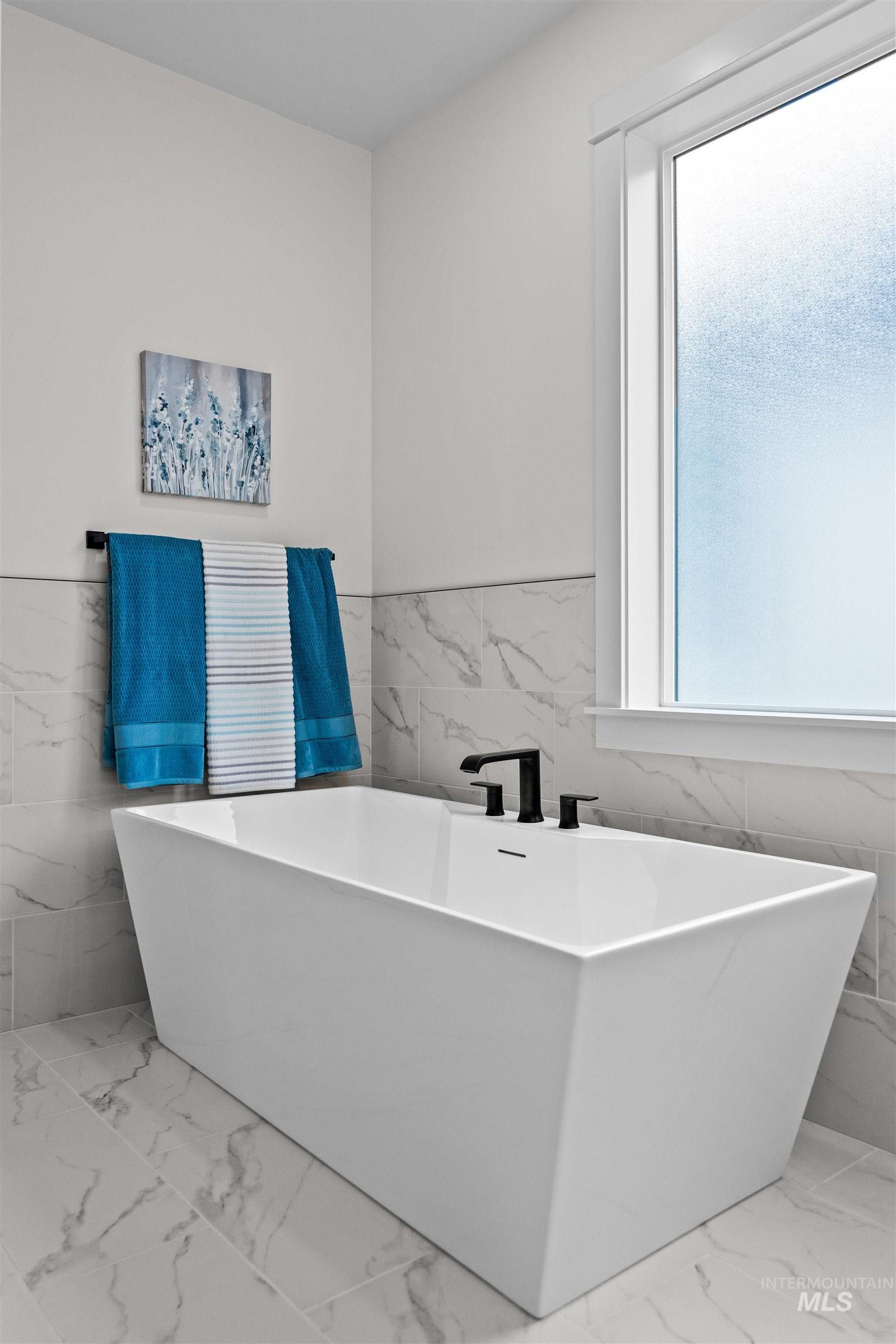 9943 W Sunberry Ct, Star, Idaho 83669, 4 Bedrooms, 2.5 Bathrooms, Residential For Sale, Price $649,995, 98976683