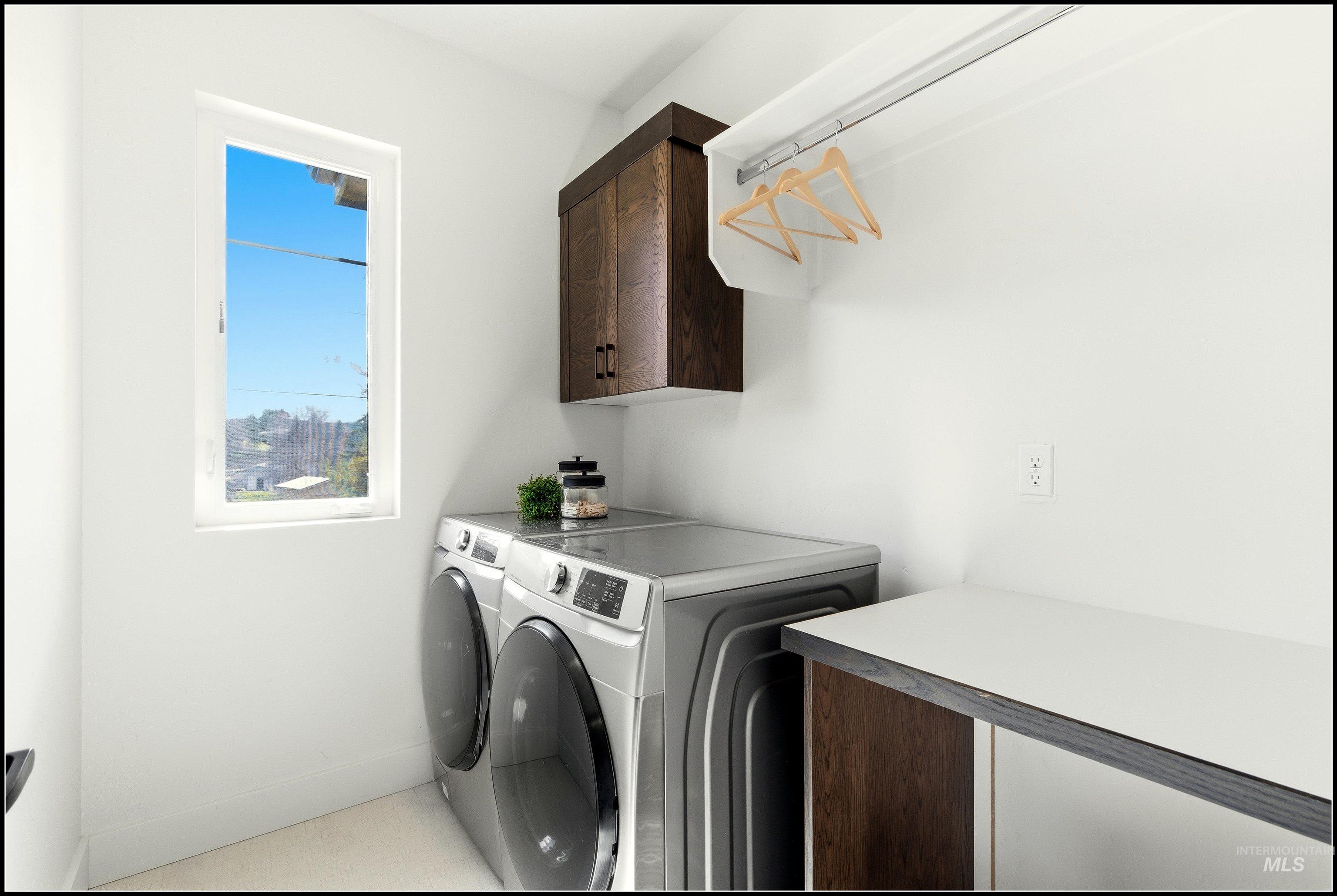 6934 E Highland Valley Rd, Boise, Idaho 83716, 3 Bedrooms, 2.5 Bathrooms, Residential For Sale, Price $939,950, 98976685