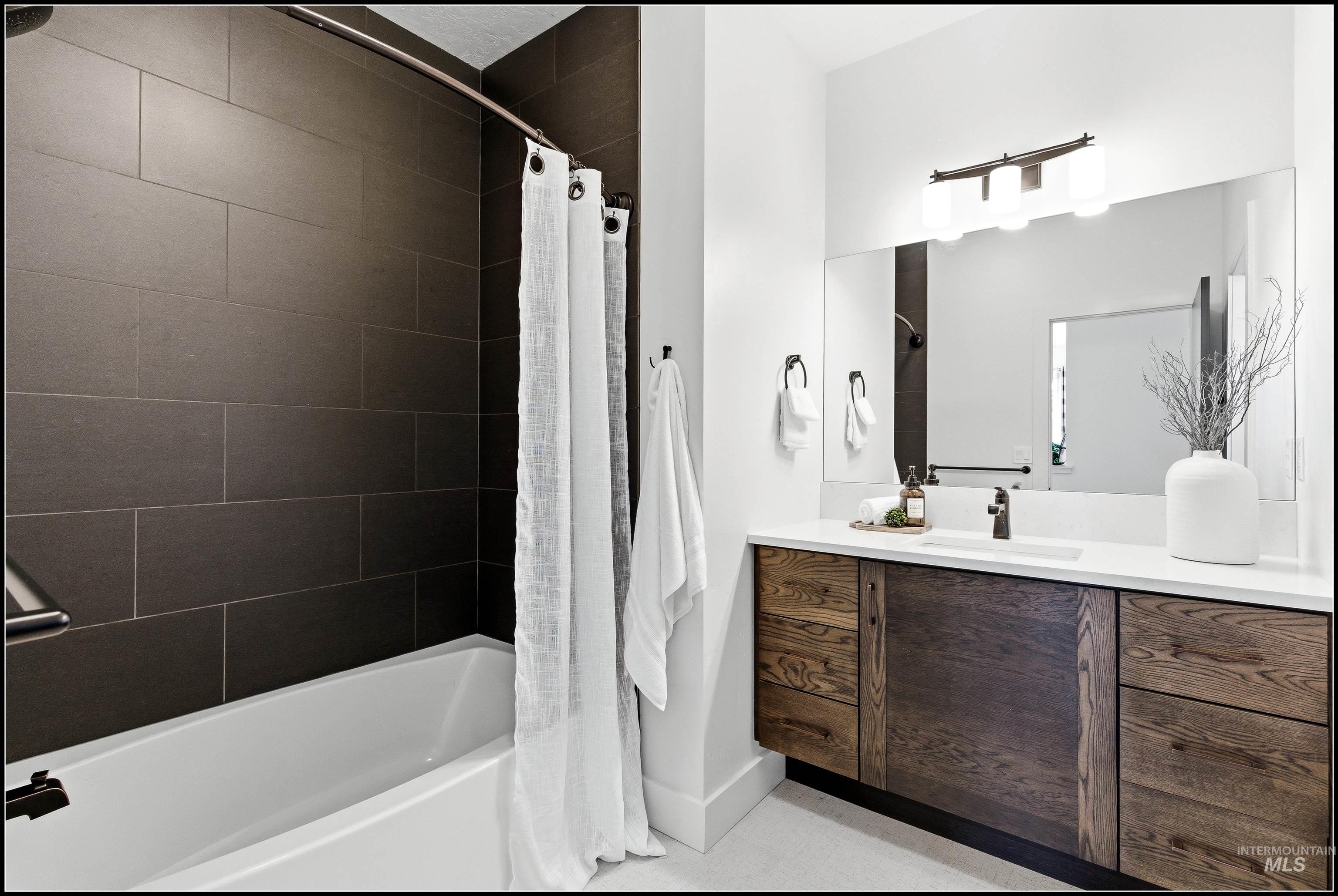 6934 E Highland Valley Rd, Boise, Idaho 83716, 3 Bedrooms, 2.5 Bathrooms, Residential For Sale, Price $939,950, 98976685