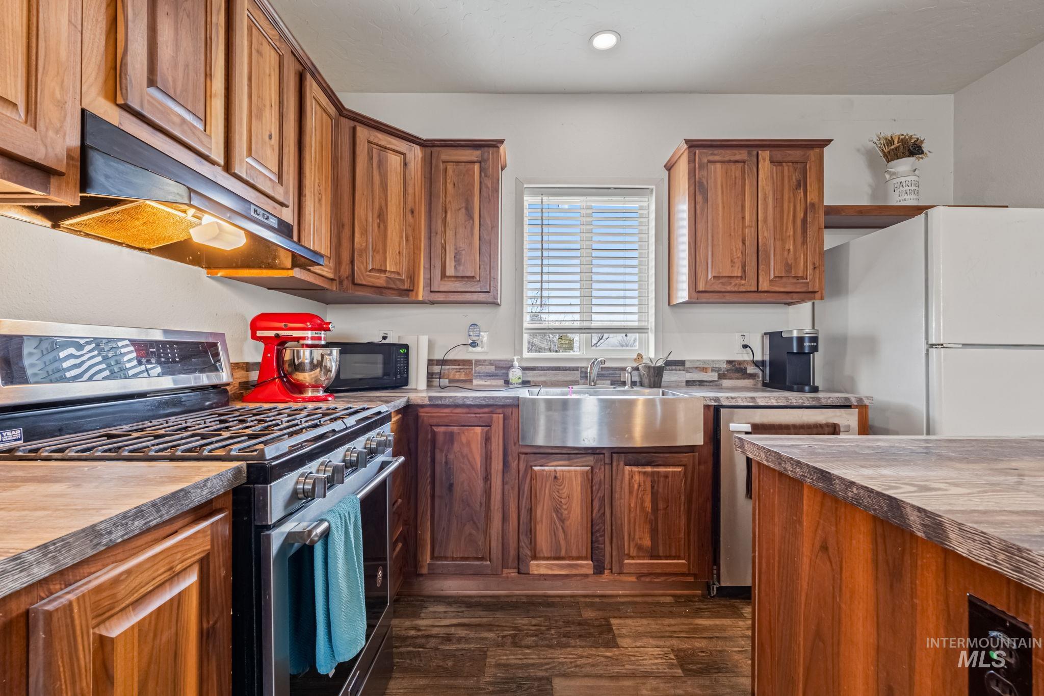 1700 SW Lilac Dr, Mountain Home, Idaho 83647, 3 Bedrooms, 2 Bathrooms, Residential For Sale, Price $90,000, 98976686