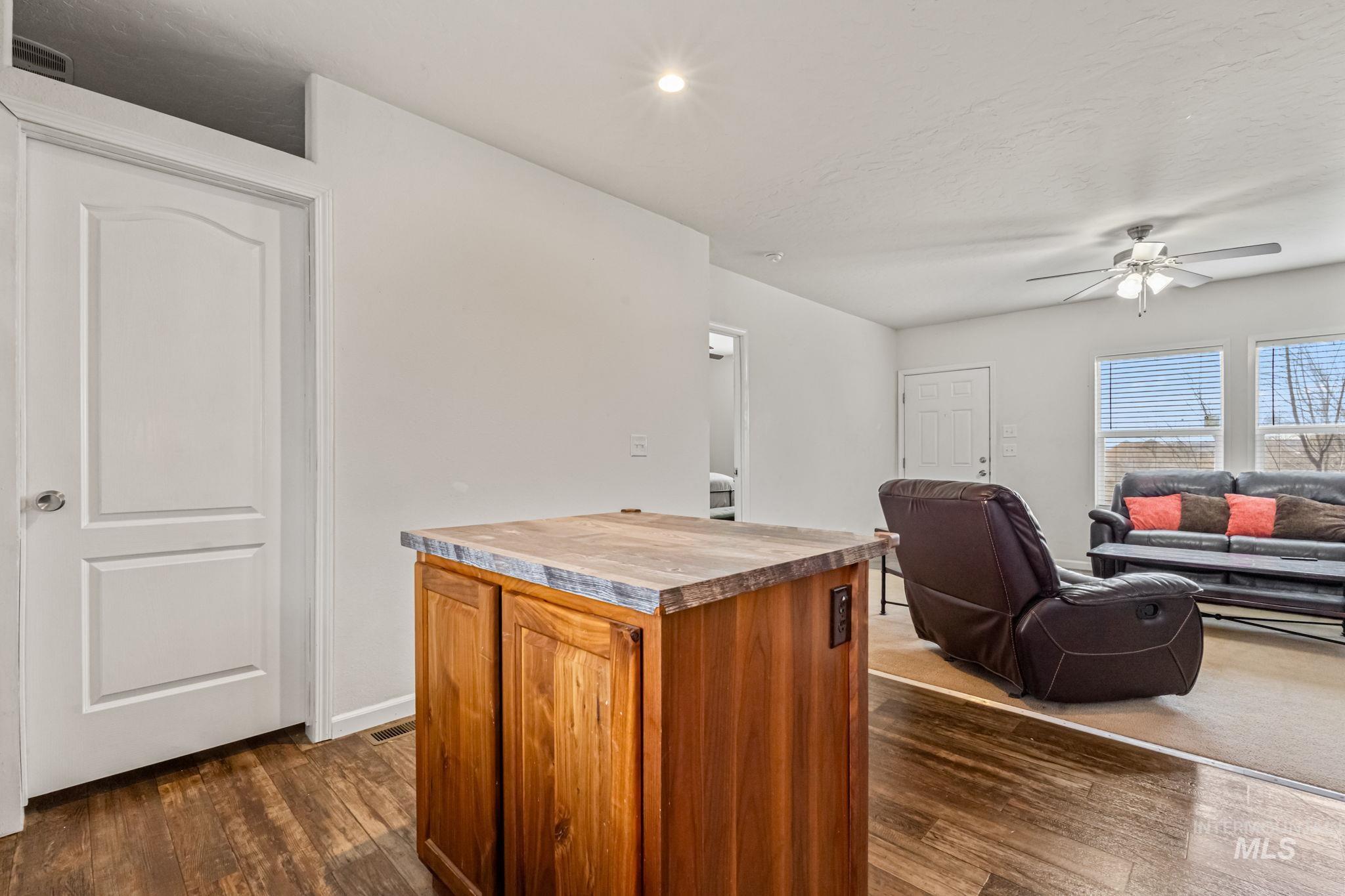 1700 SW Lilac Dr, Mountain Home, Idaho 83647, 3 Bedrooms, 2 Bathrooms, Residential For Sale, Price $90,000, 98976686