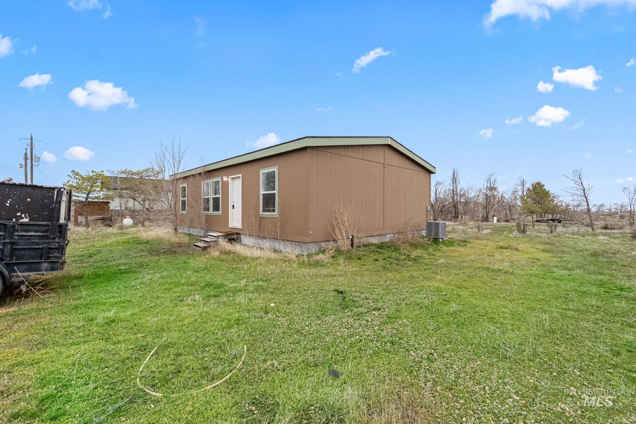 1700 SW Lilac Dr, Mountain Home, Idaho 83647, 3 Bedrooms, 2 Bathrooms, Residential For Sale, Price $90,000, 98976686