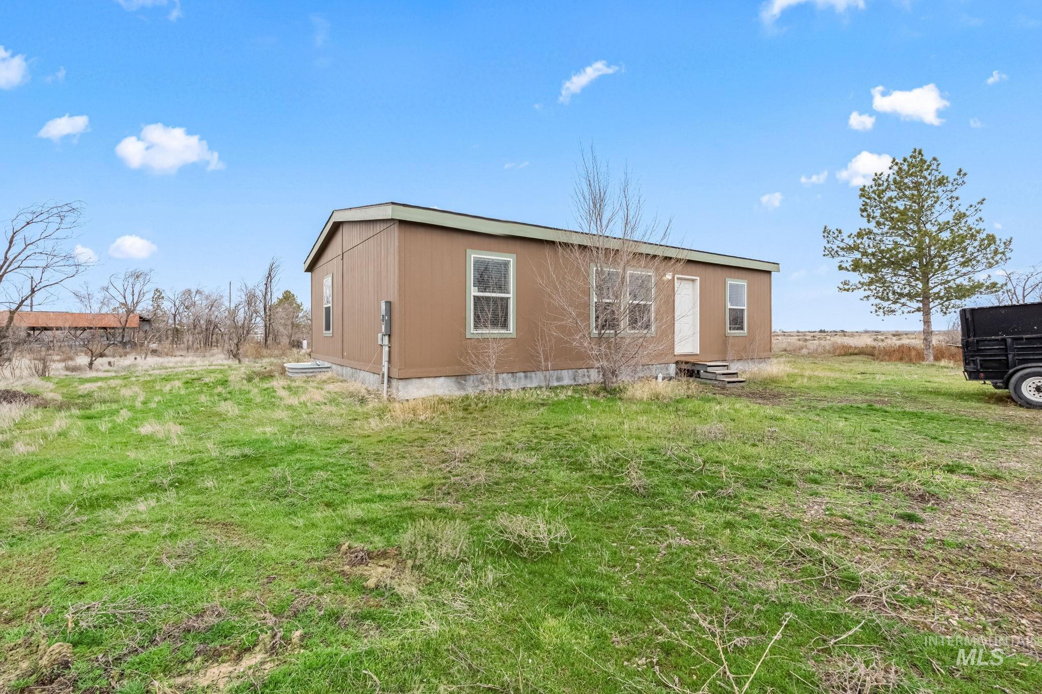 1700 SW Lilac Dr, Mountain Home, Idaho 83647, 3 Bedrooms, 2 Bathrooms, Residential For Sale, Price $90,000, 98976686