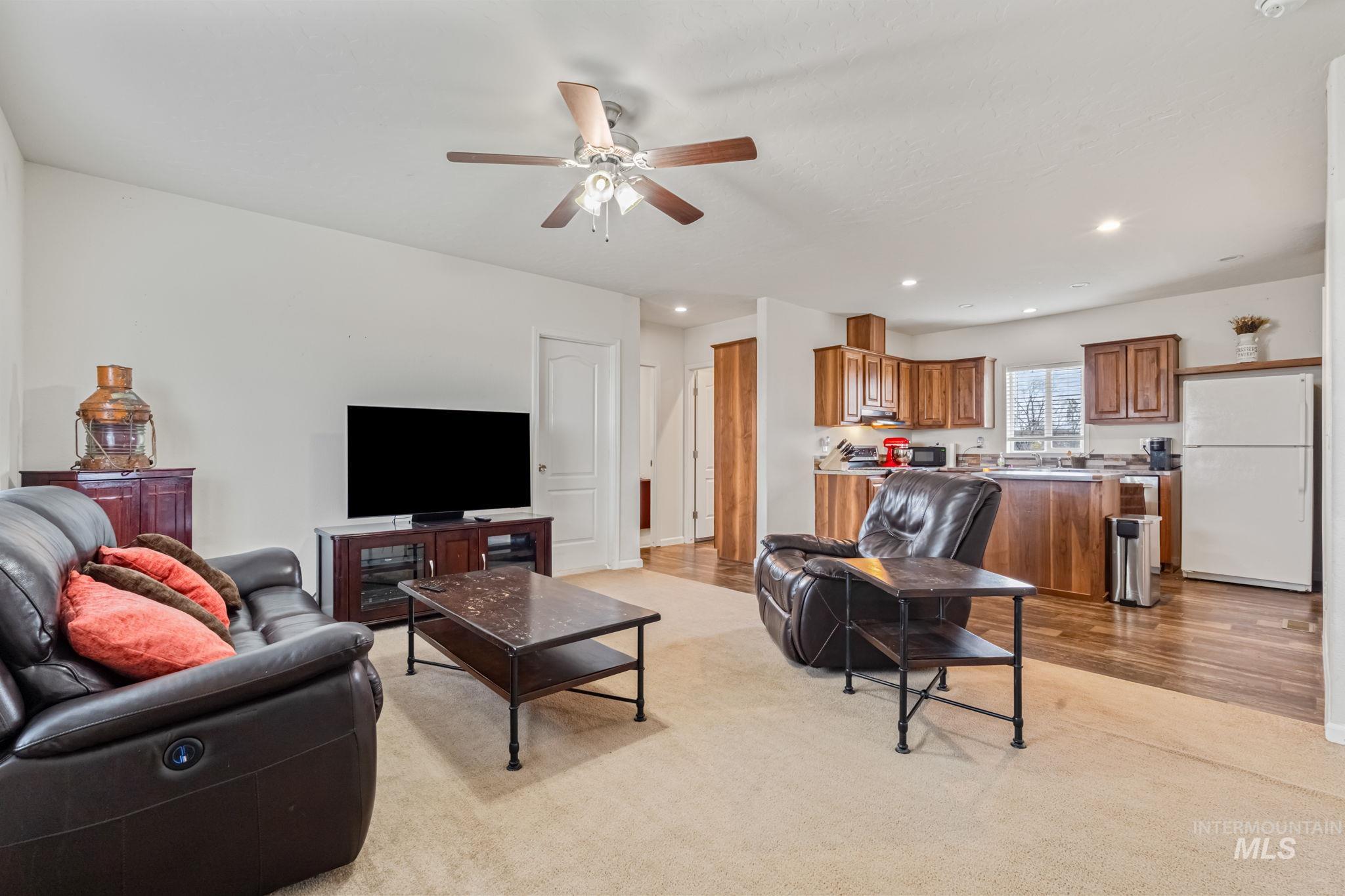 1700 SW Lilac Dr, Mountain Home, Idaho 83647, 3 Bedrooms, 2 Bathrooms, Residential For Sale, Price $90,000, 98976686