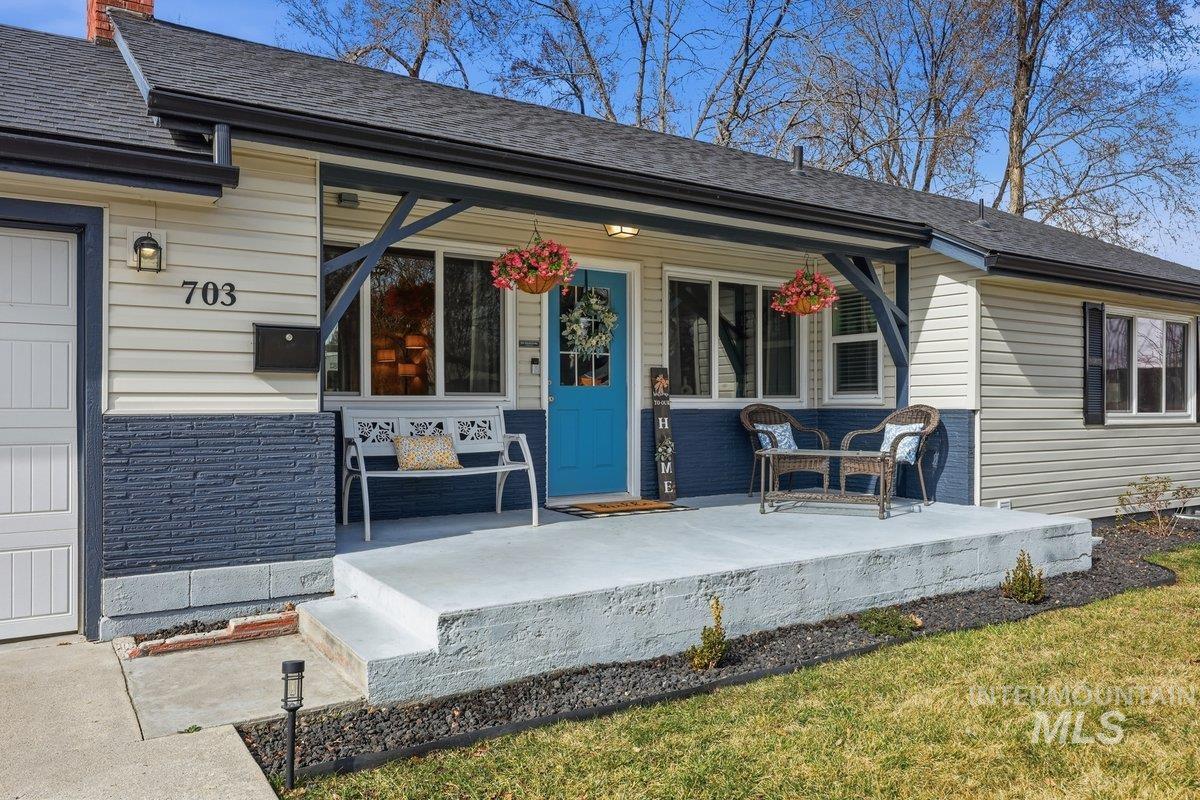 703 S Almond, Nampa, Idaho 83686, 3 Bedrooms, 1 Bathroom, Residential For Sale, Price $399,500,MLS 98976687